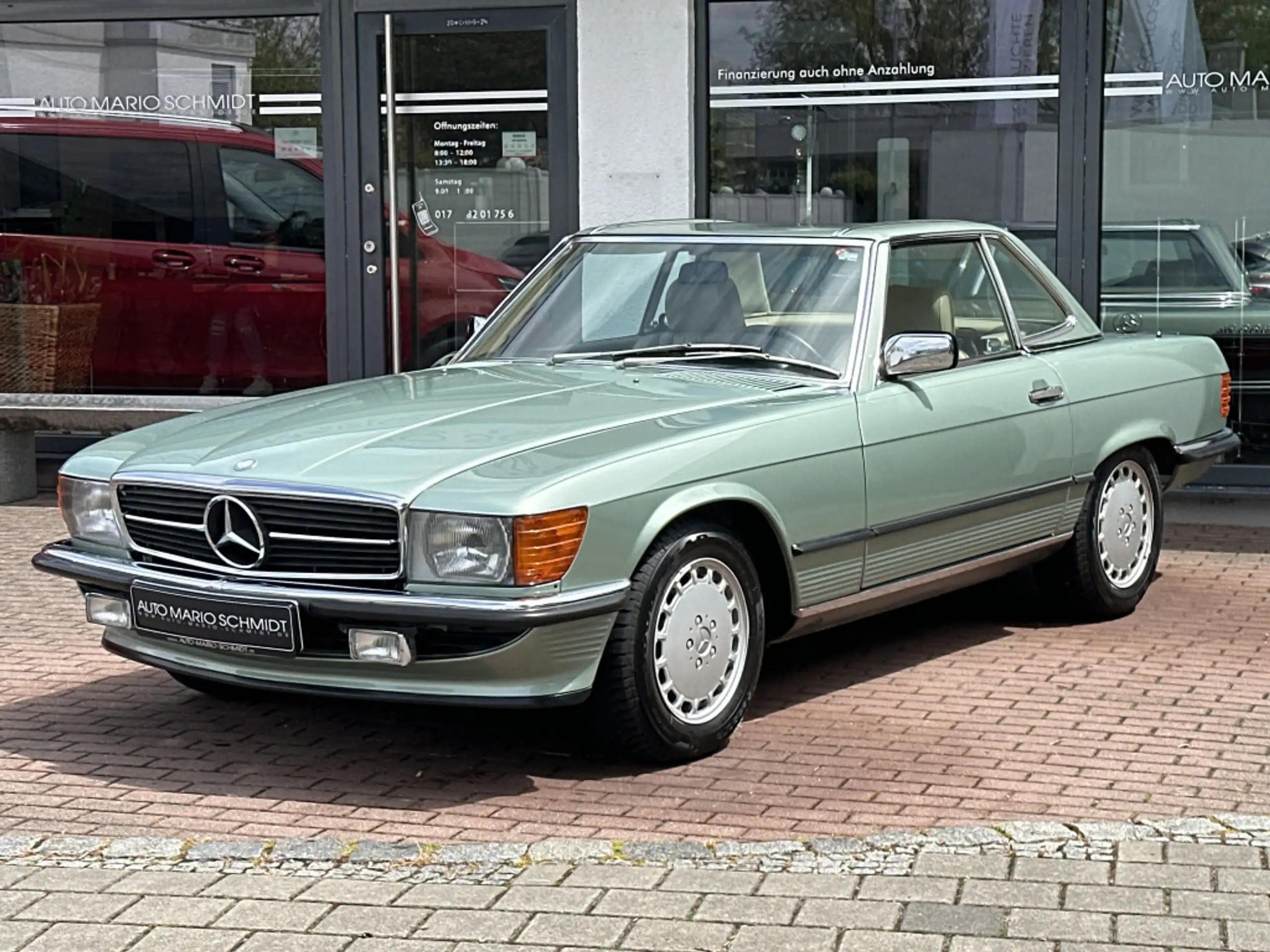 Mercedes-Benz - 300