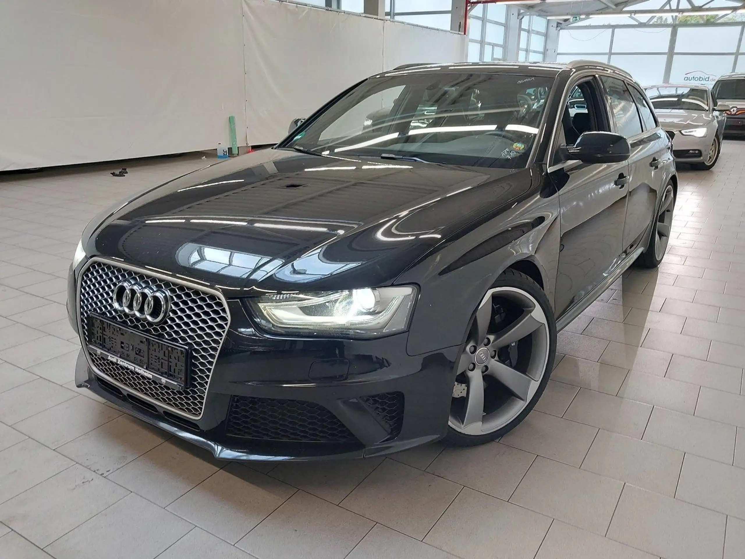 Audi - RS4