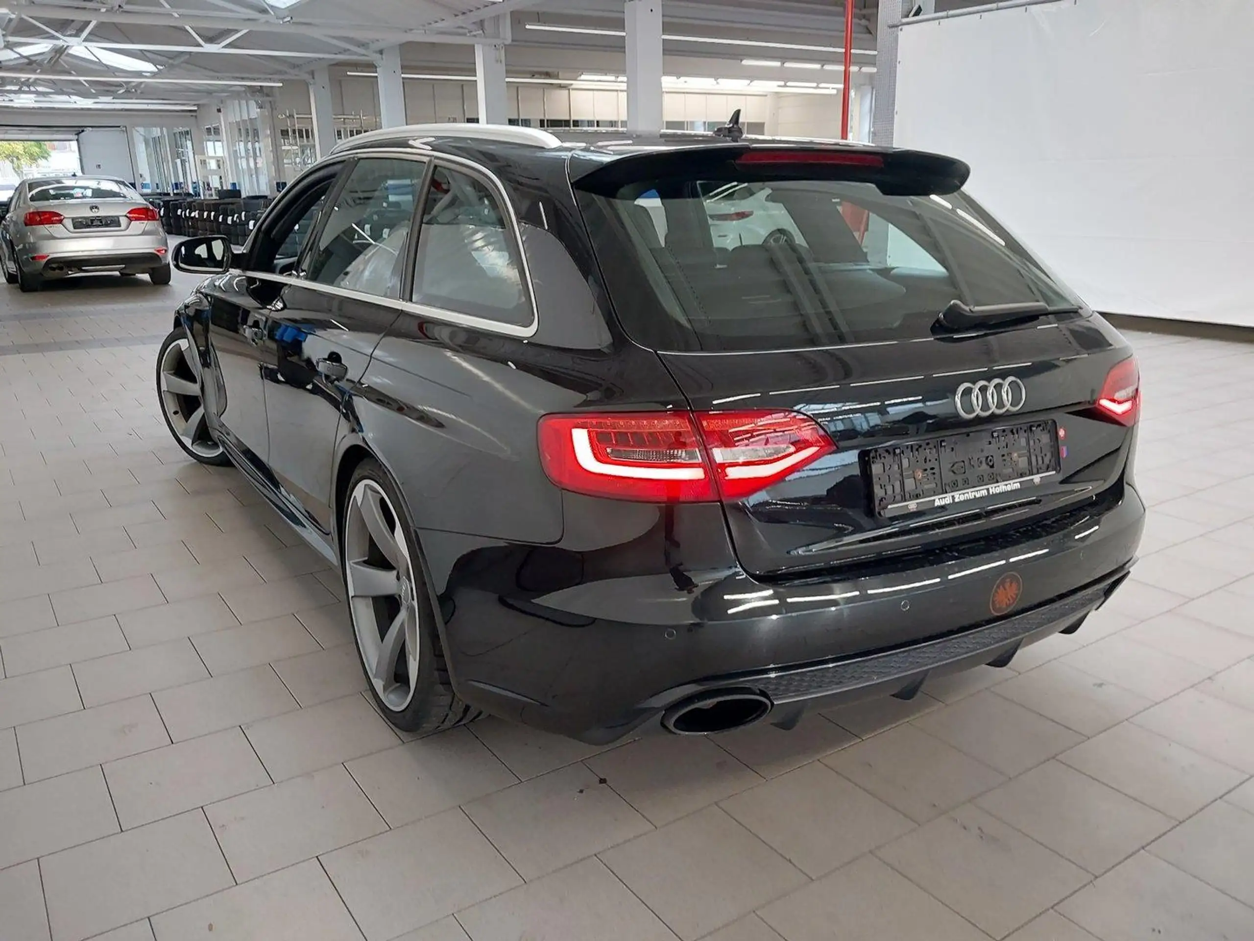 Audi - RS4