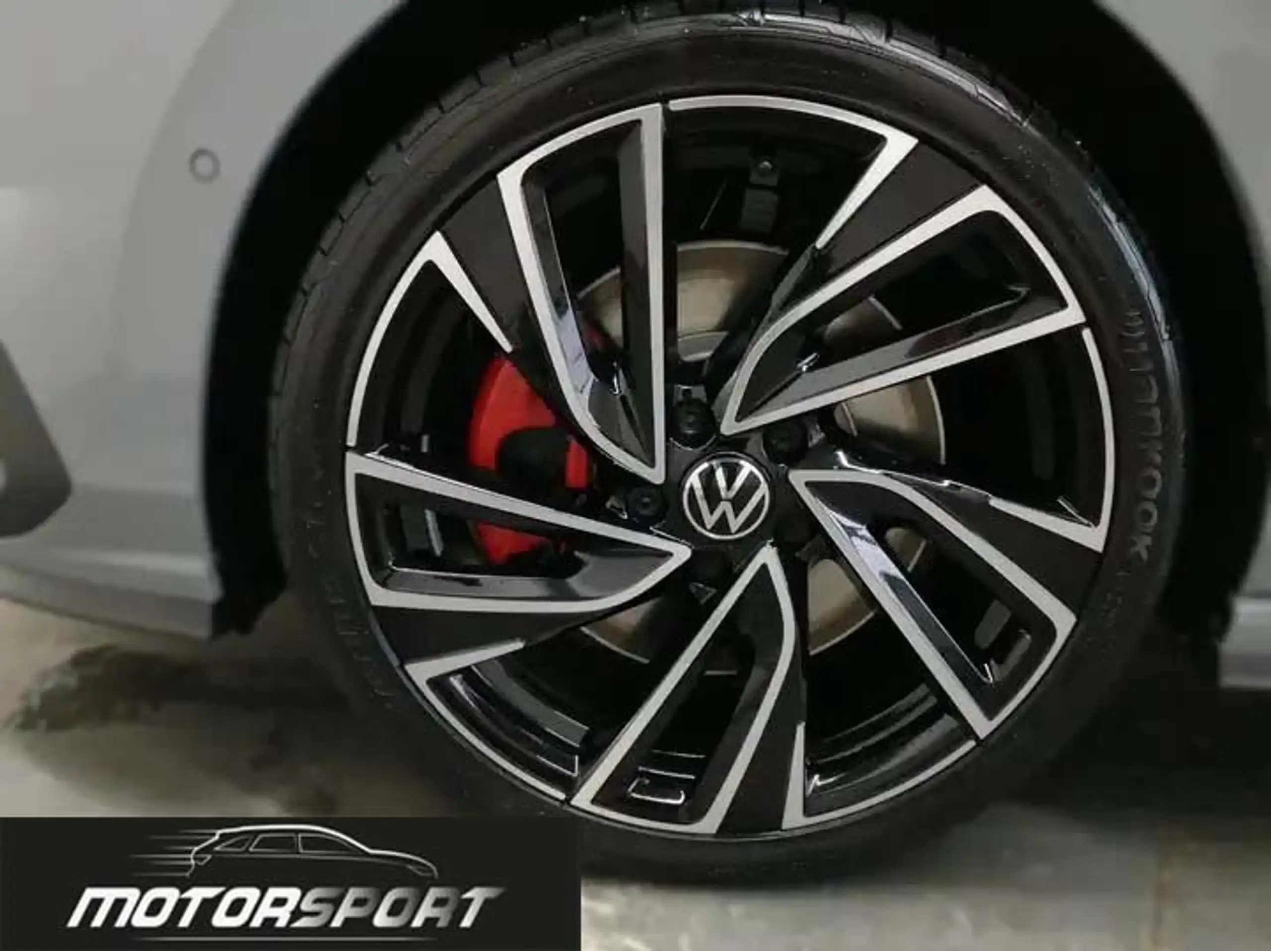 Volkswagen - Golf GTI