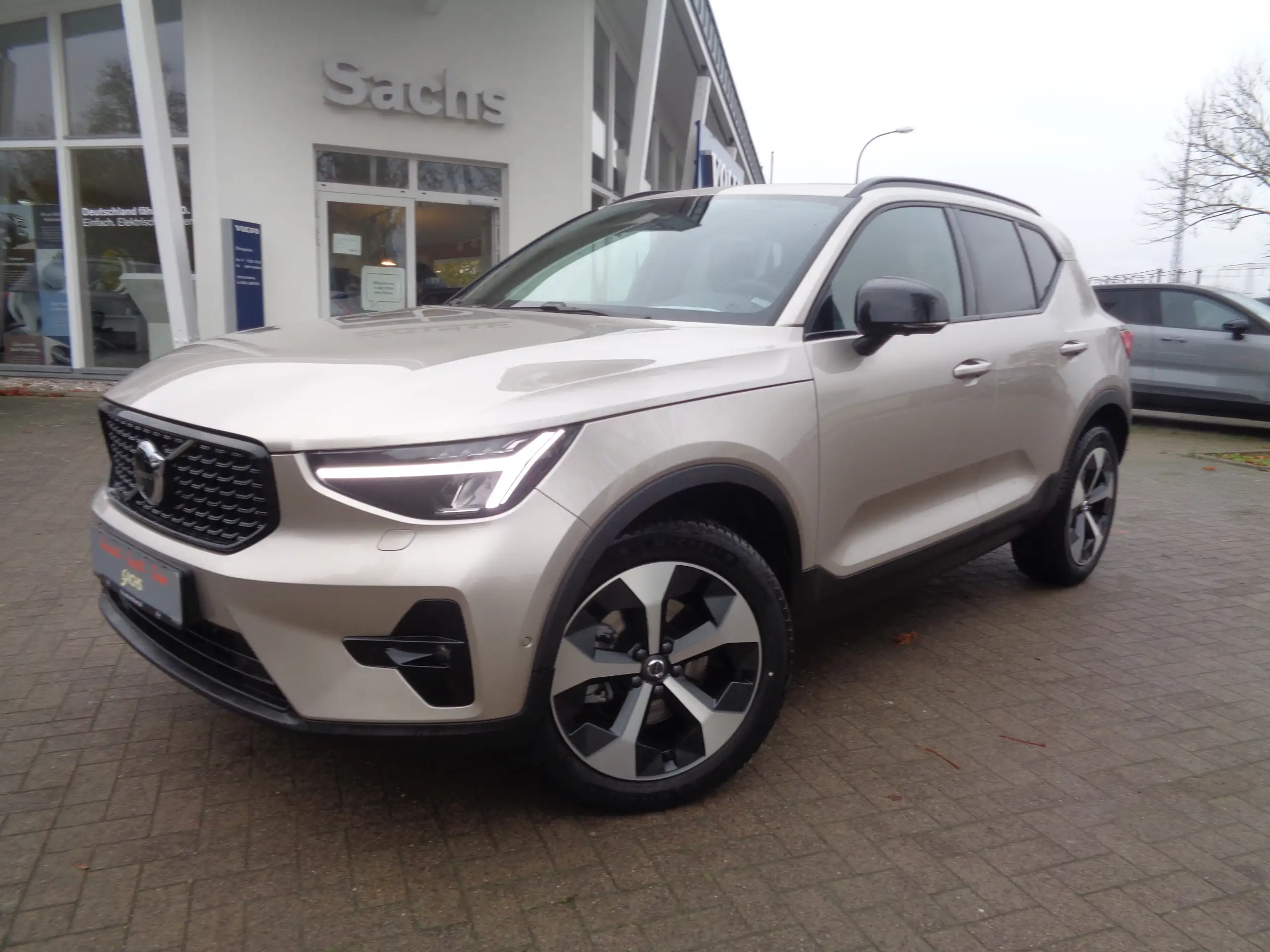 Volvo - XC40