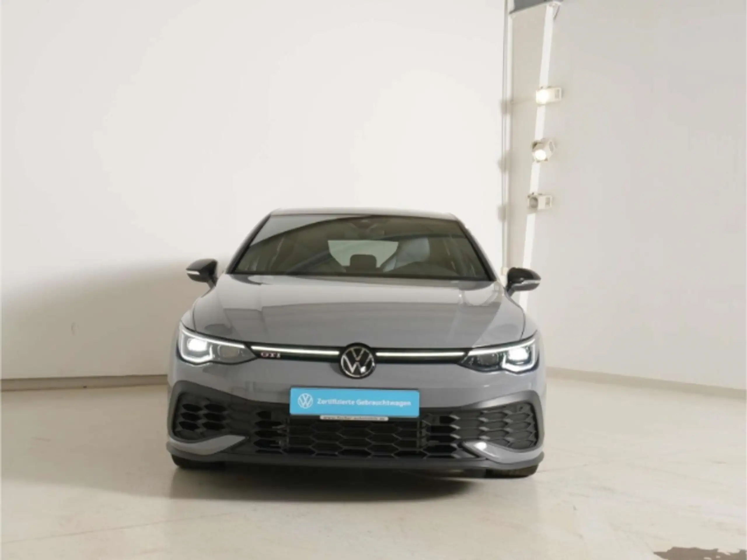 Volkswagen - Golf GTI