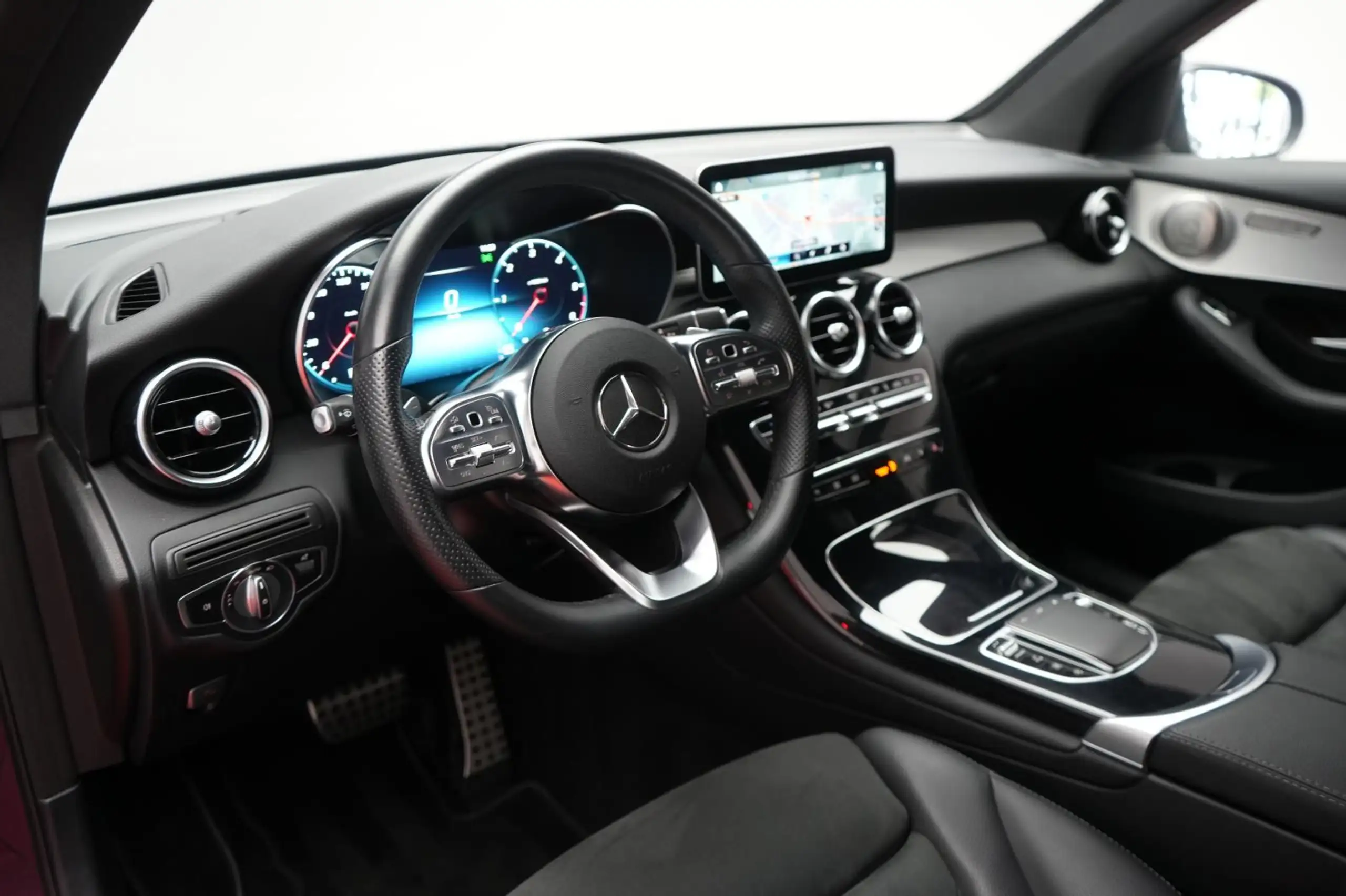 Mercedes-Benz - GLC 300