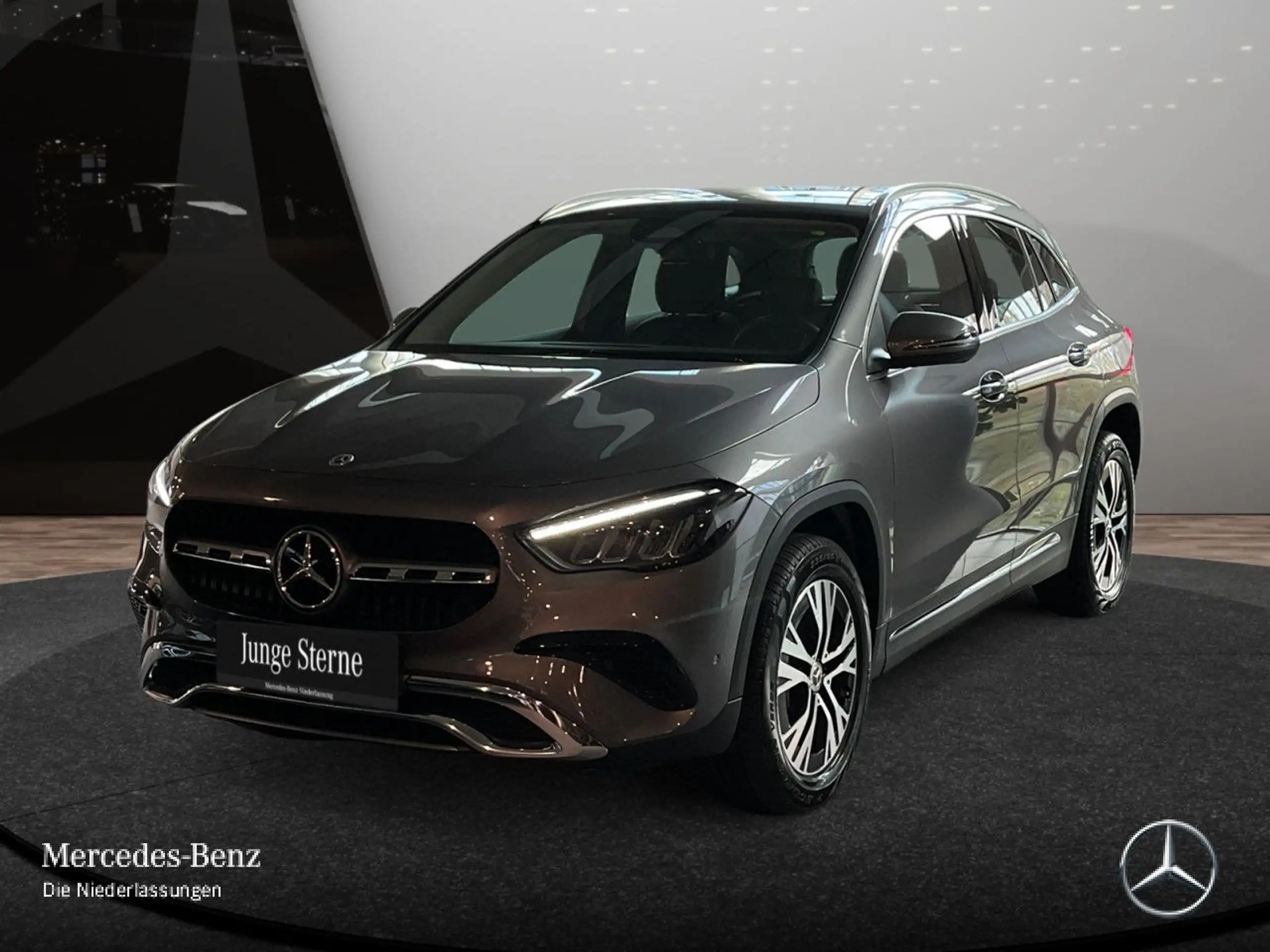 Mercedes-Benz - GLA 200