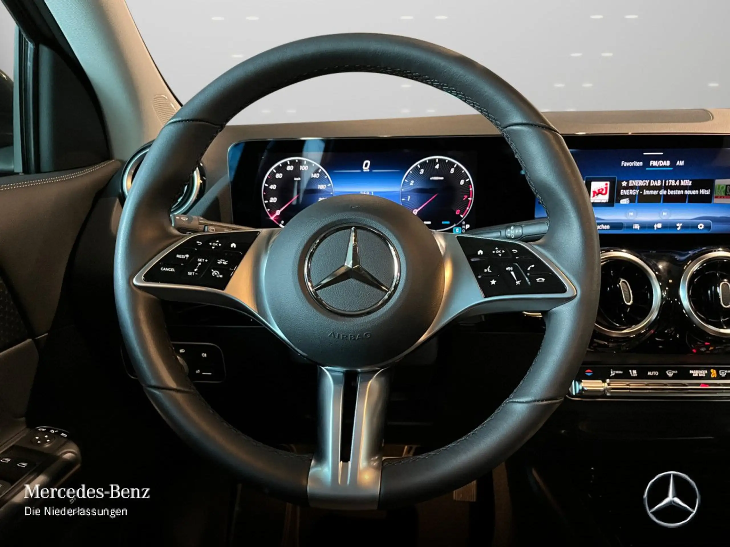 Mercedes-Benz - GLA 200