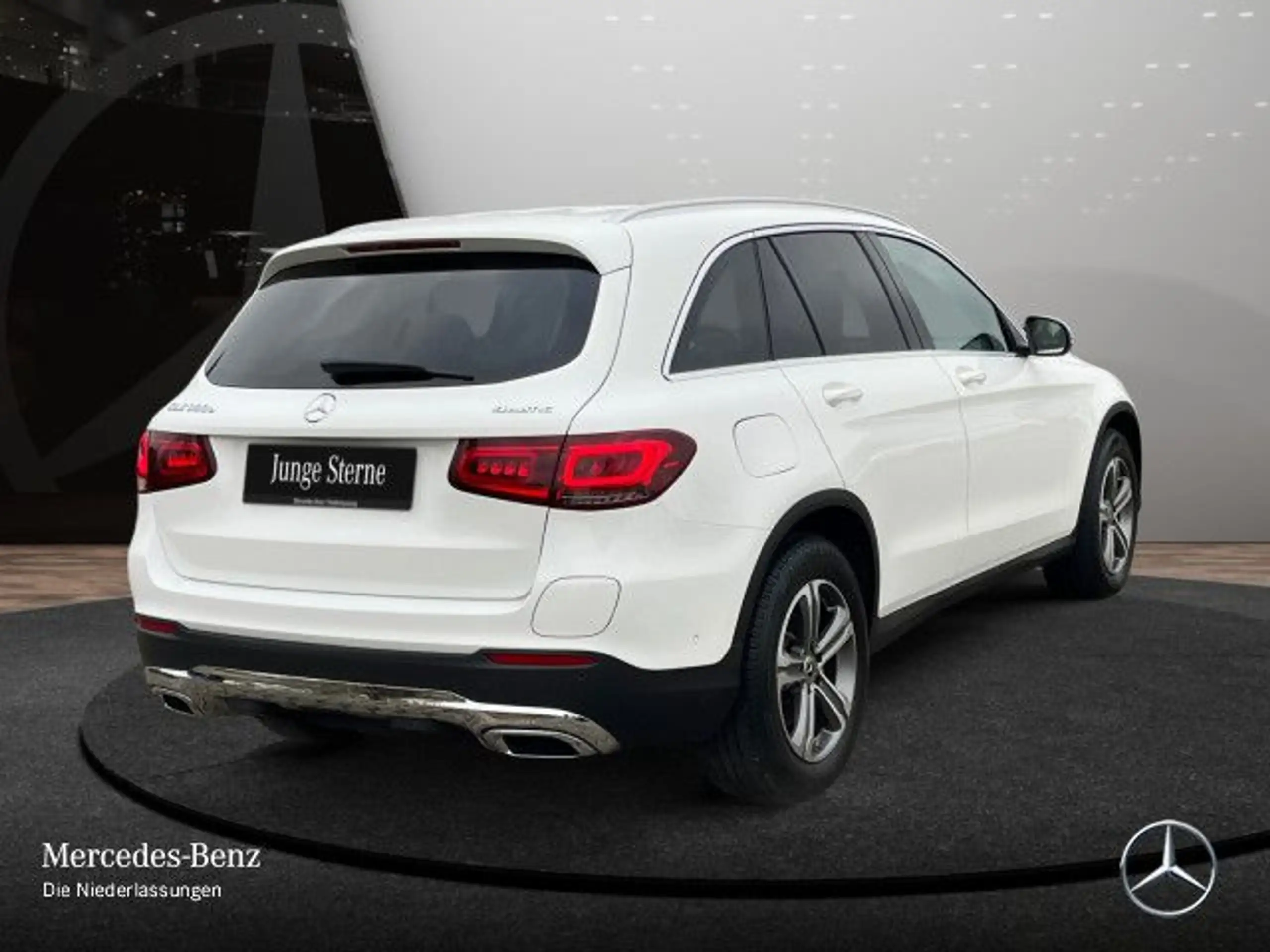 Mercedes-Benz - GLC 300