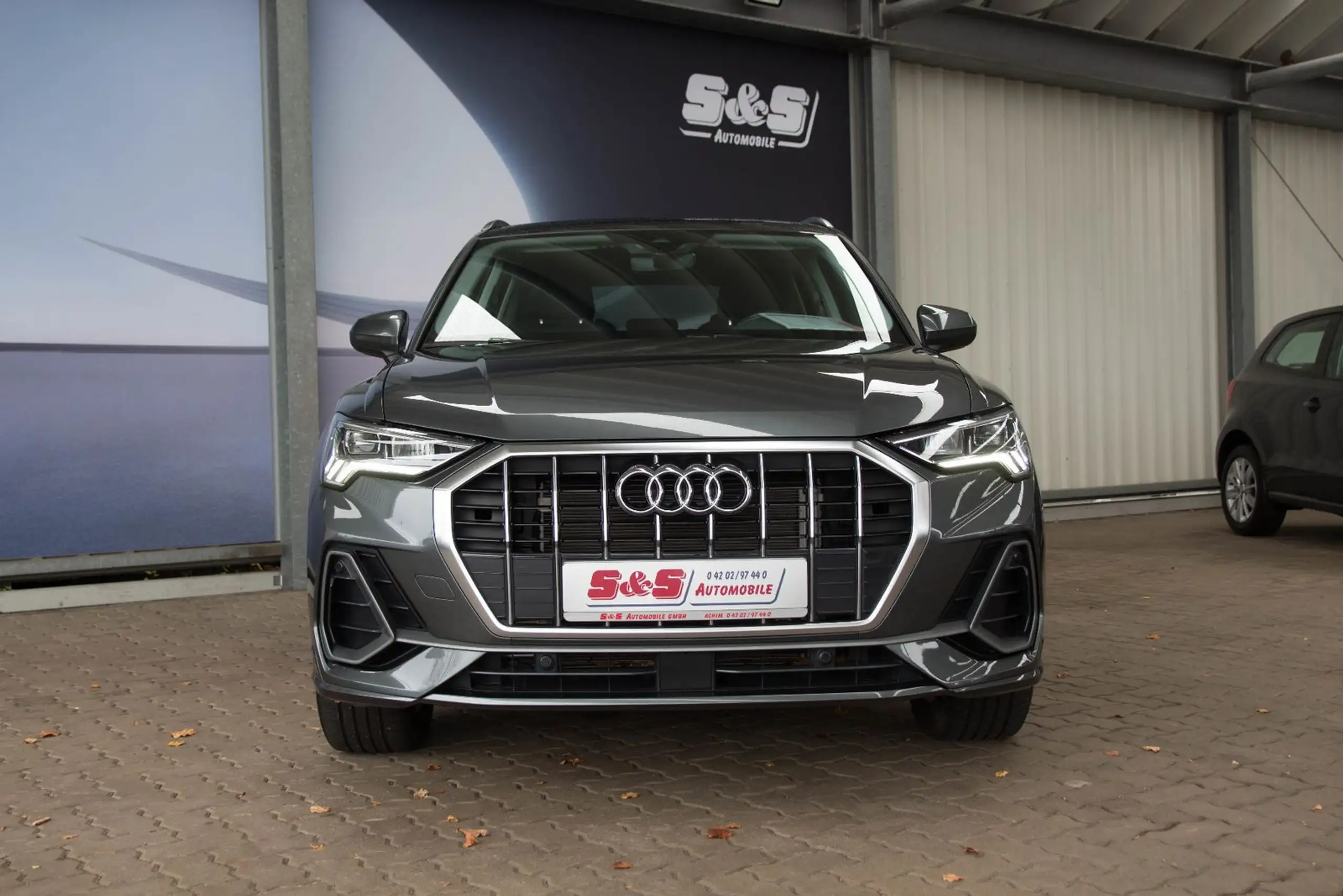 Audi - Q3