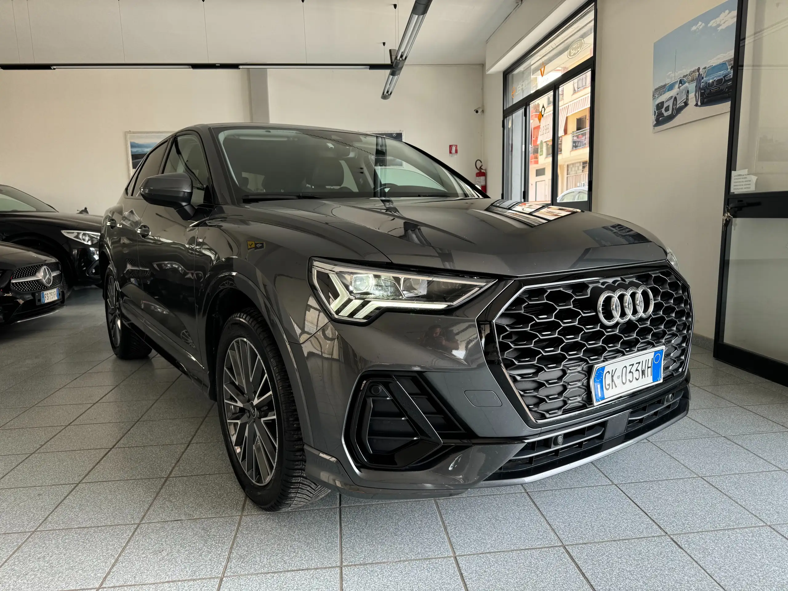 Audi - Q3