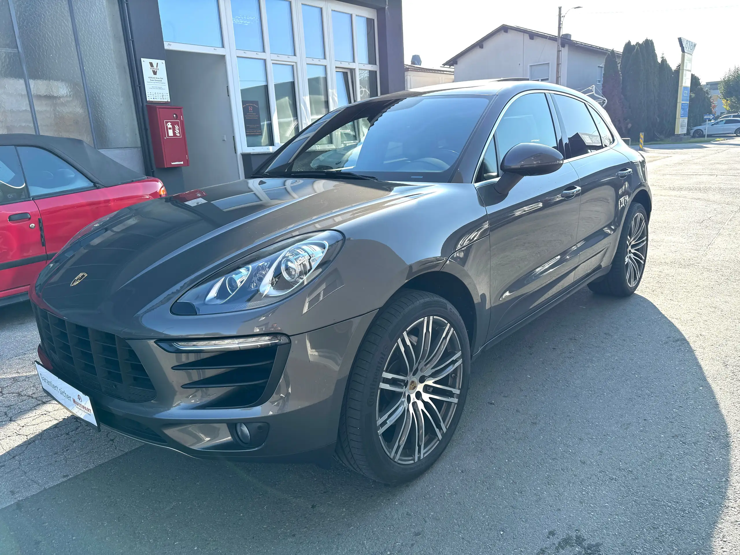 Porsche - Macan