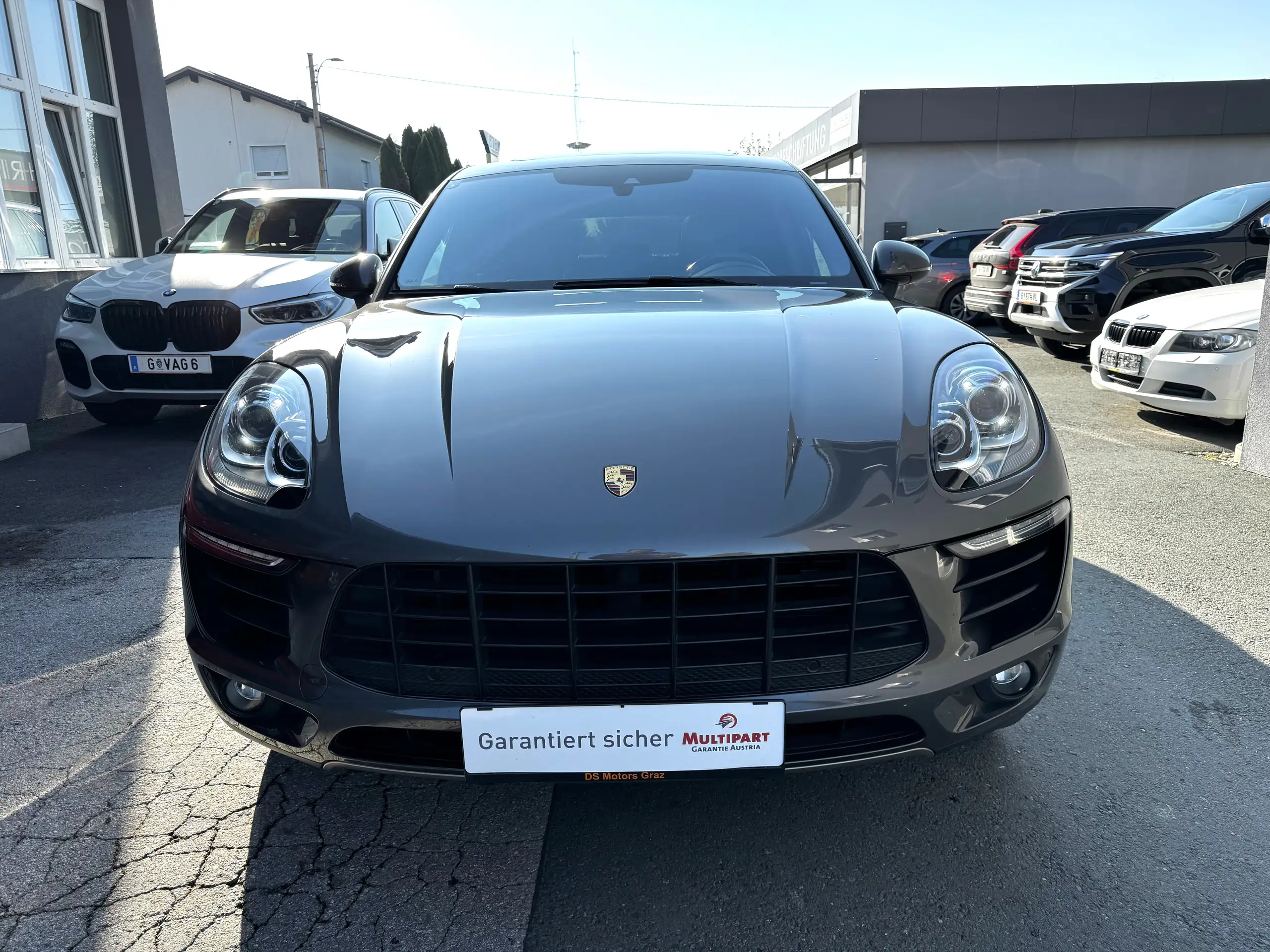 Porsche - Macan