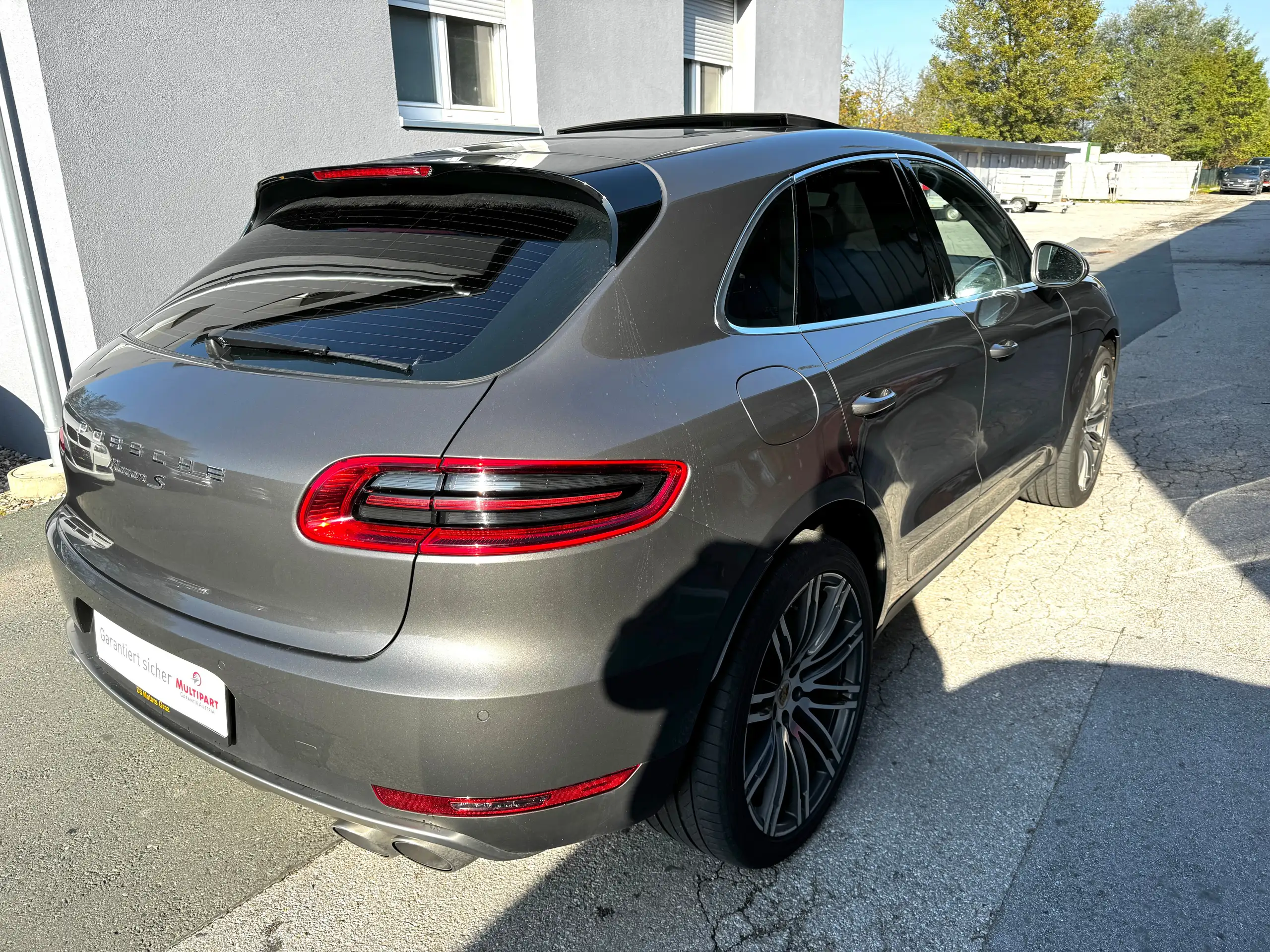 Porsche - Macan