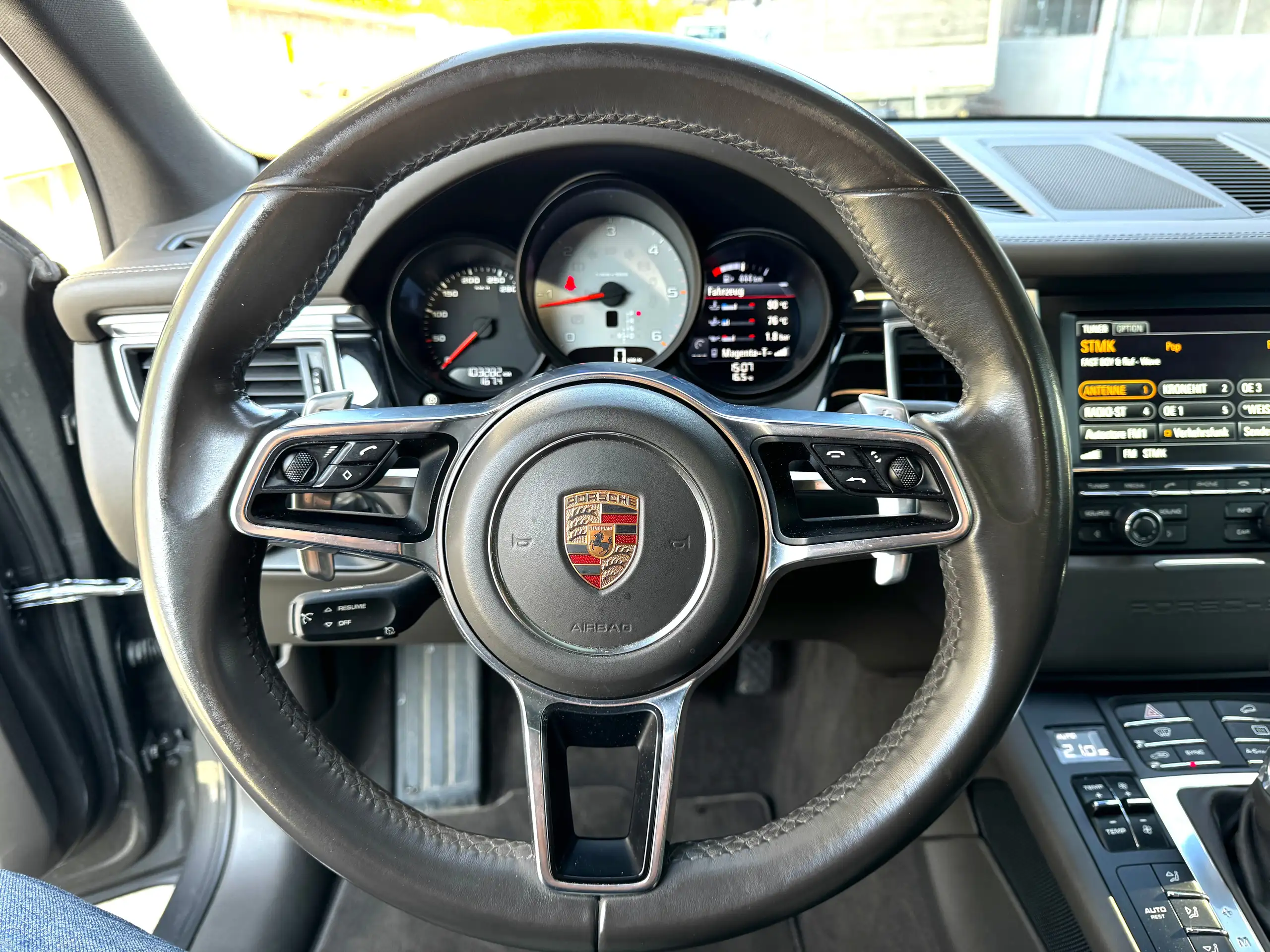 Porsche - Macan