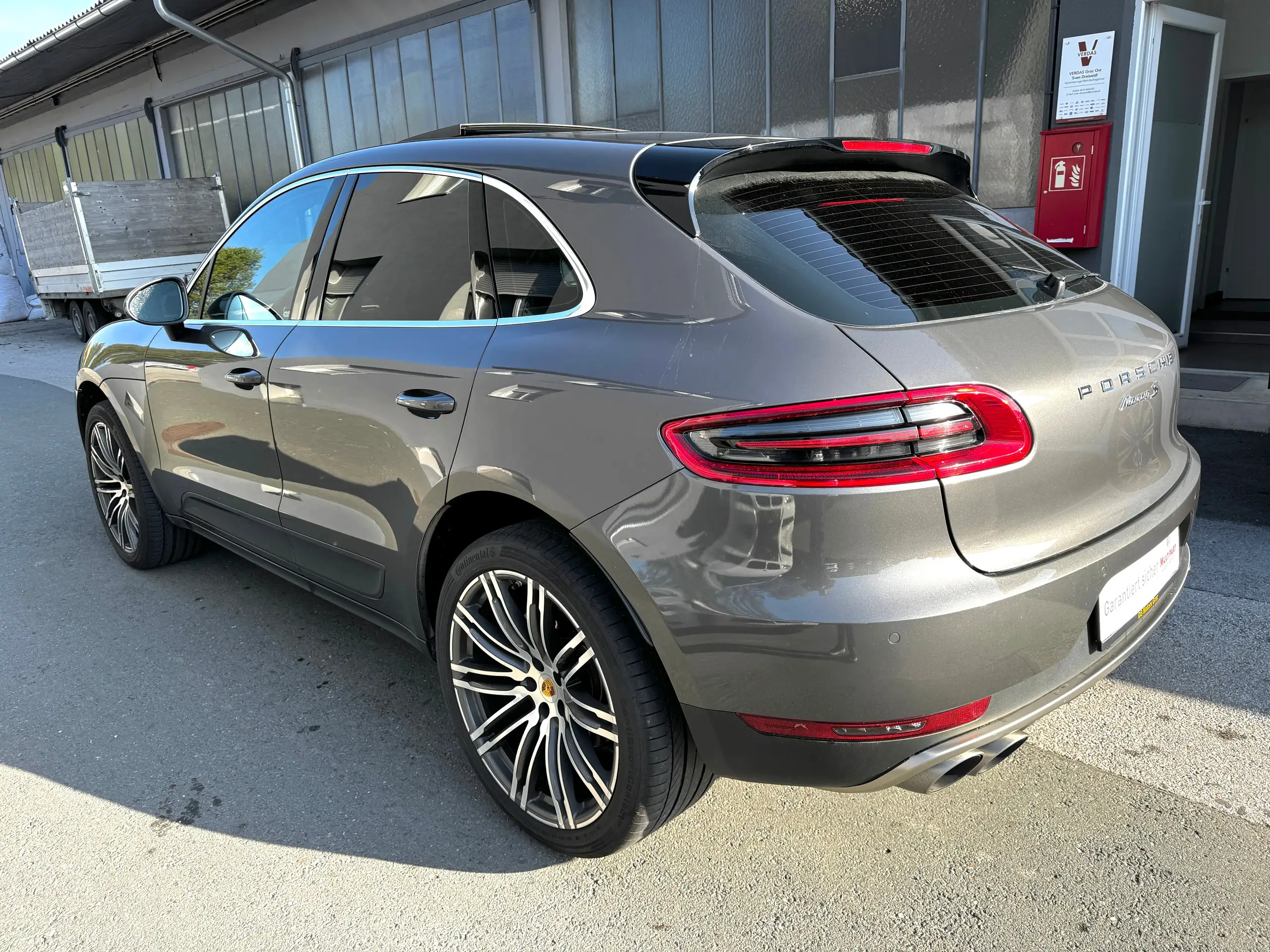 Porsche - Macan