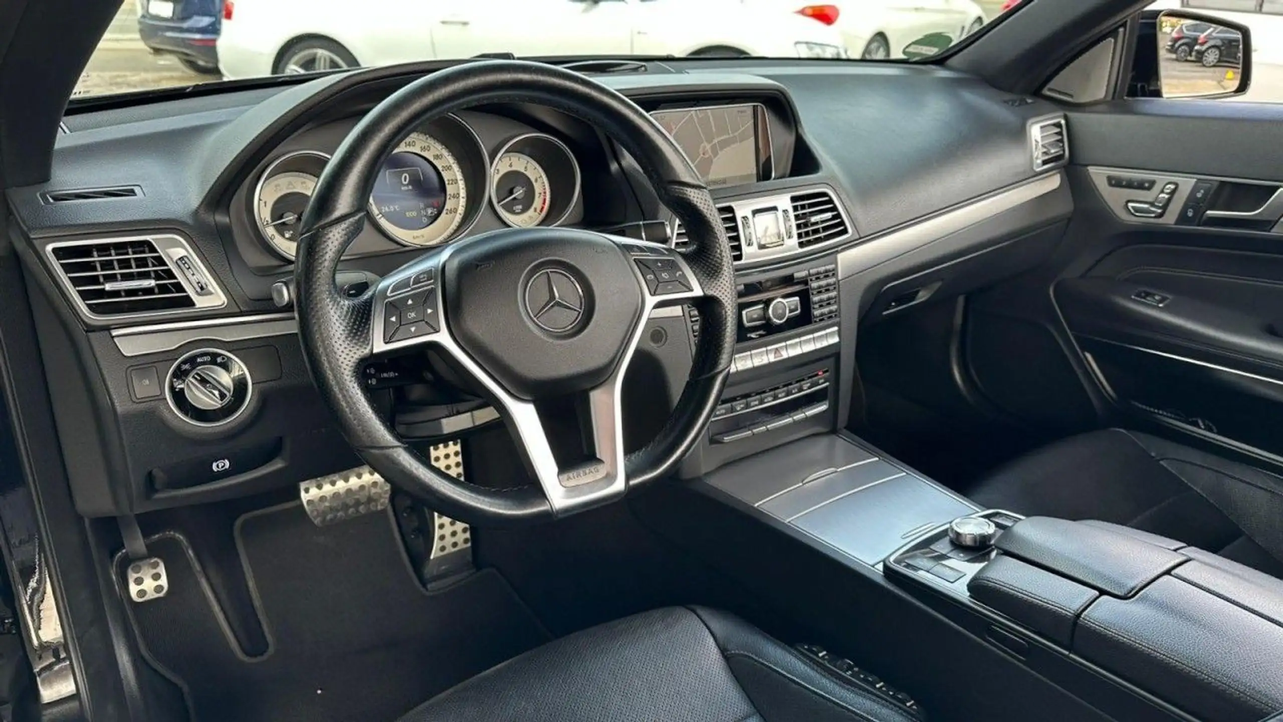 Mercedes-Benz - E 500