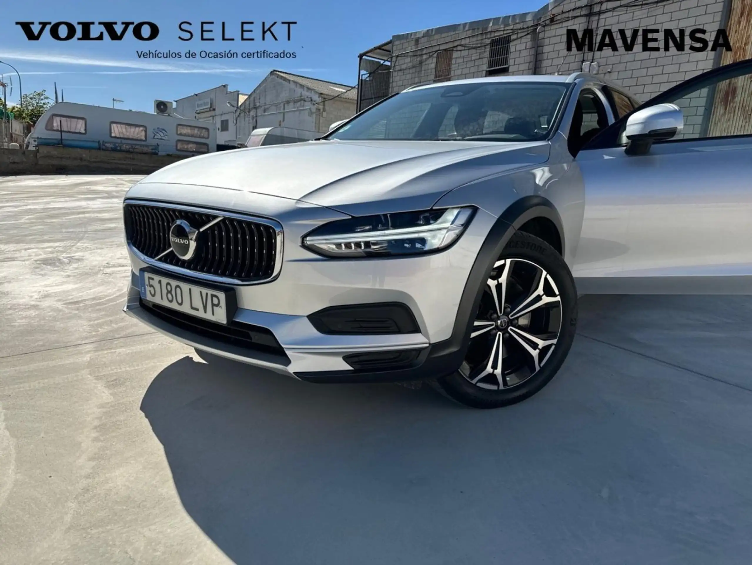 Volvo - V90 Cross Country