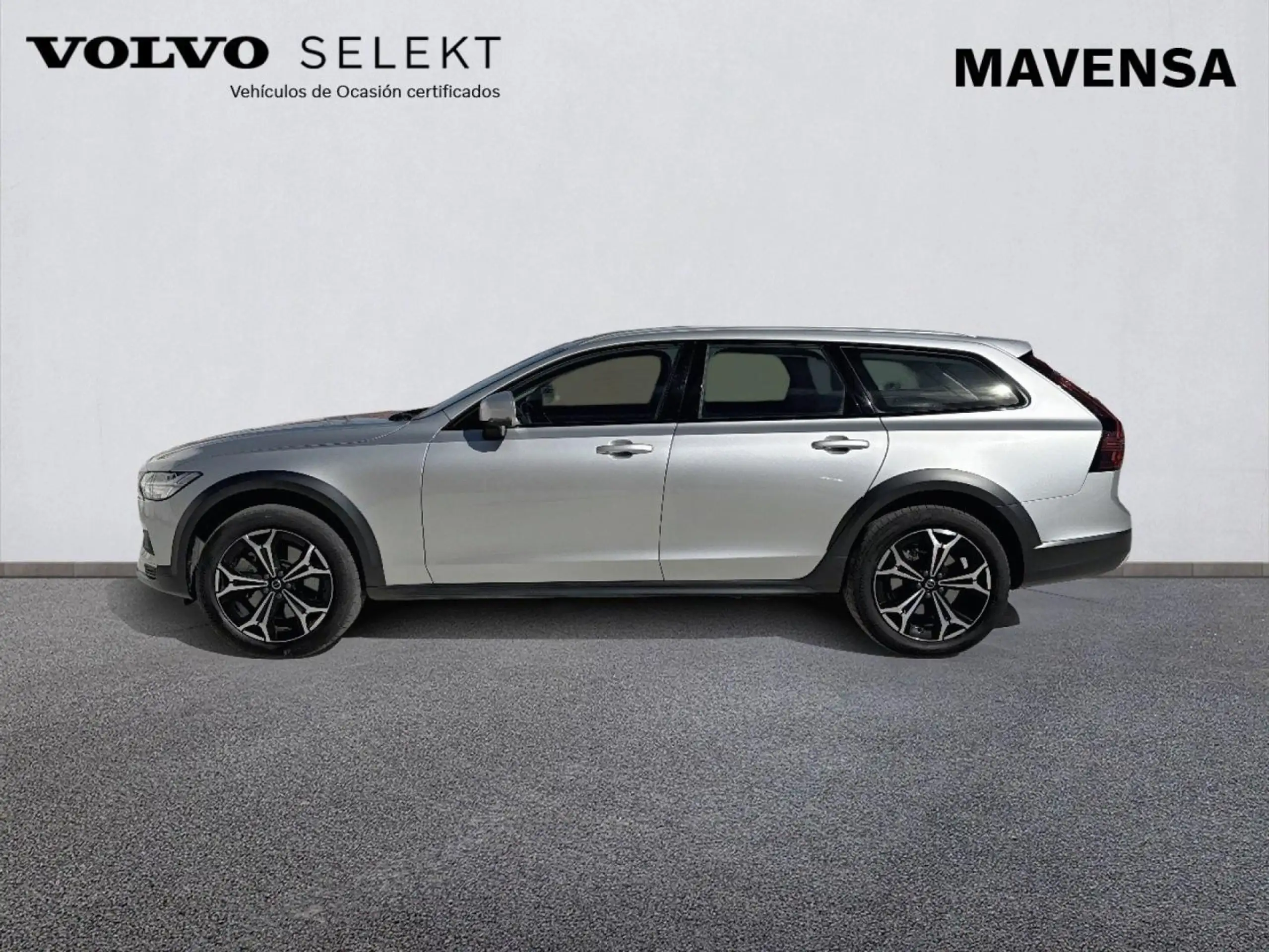 Volvo - V90 Cross Country