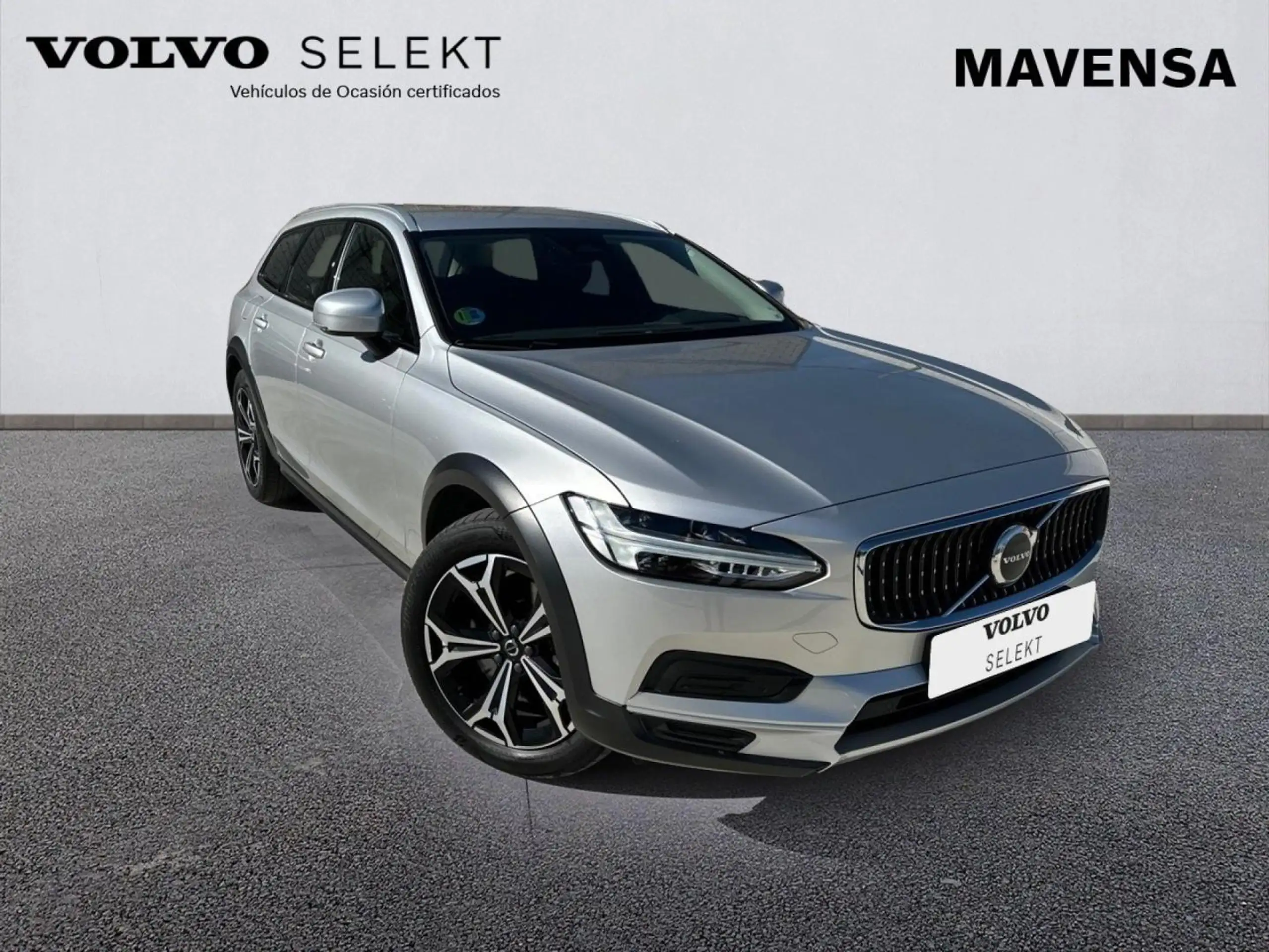 Volvo - V90 Cross Country