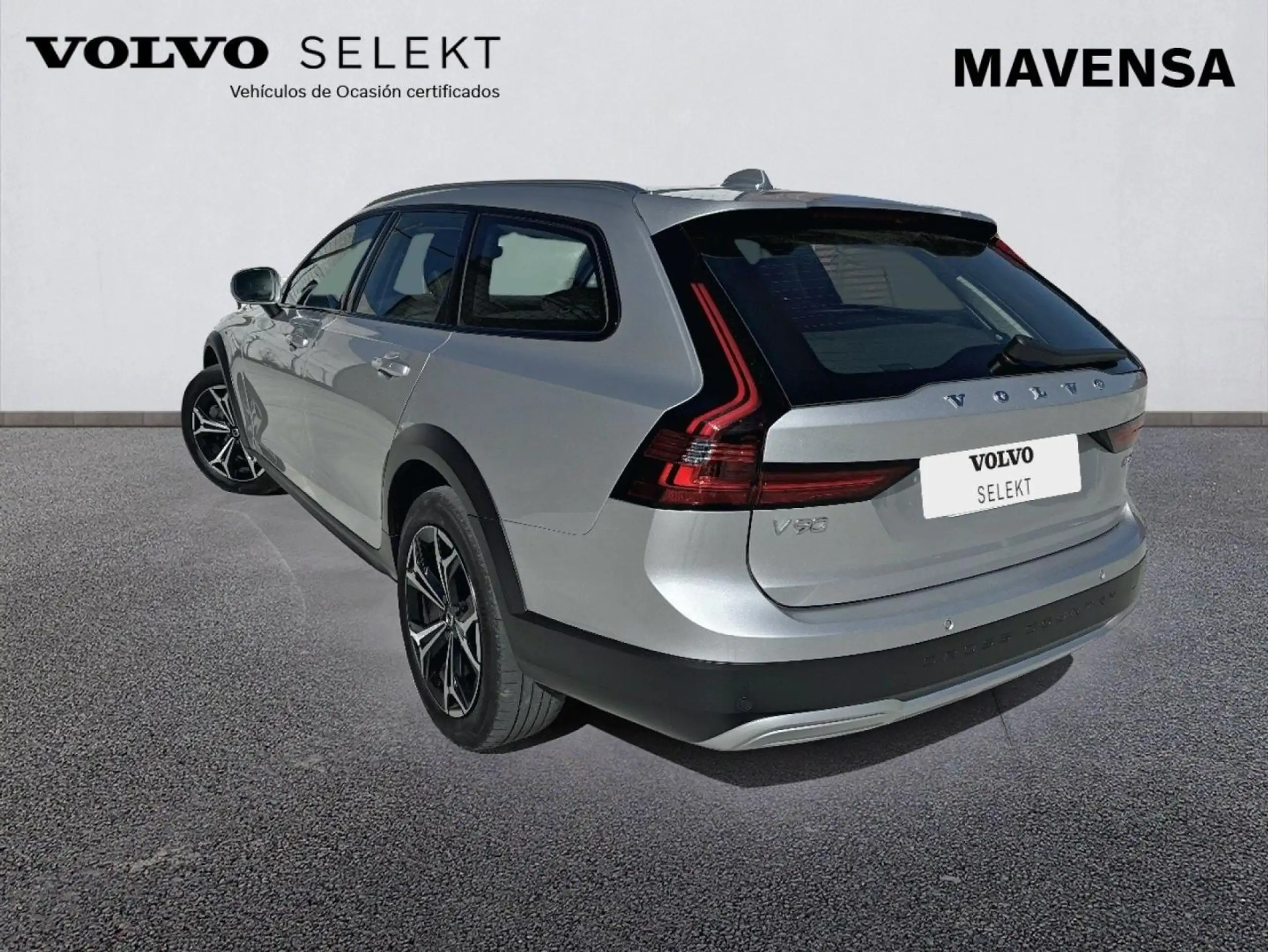 Volvo - V90 Cross Country