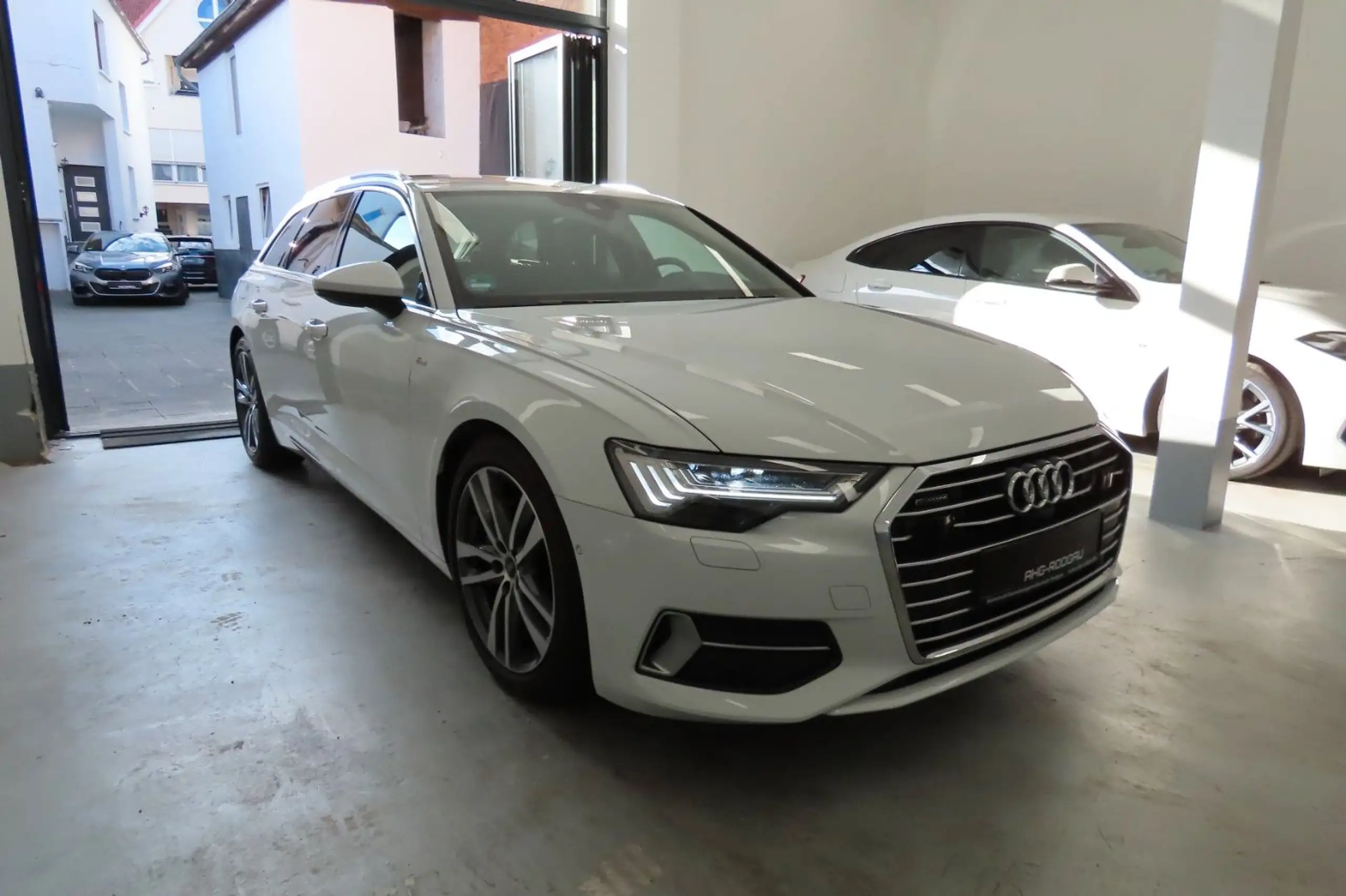 Audi - A6