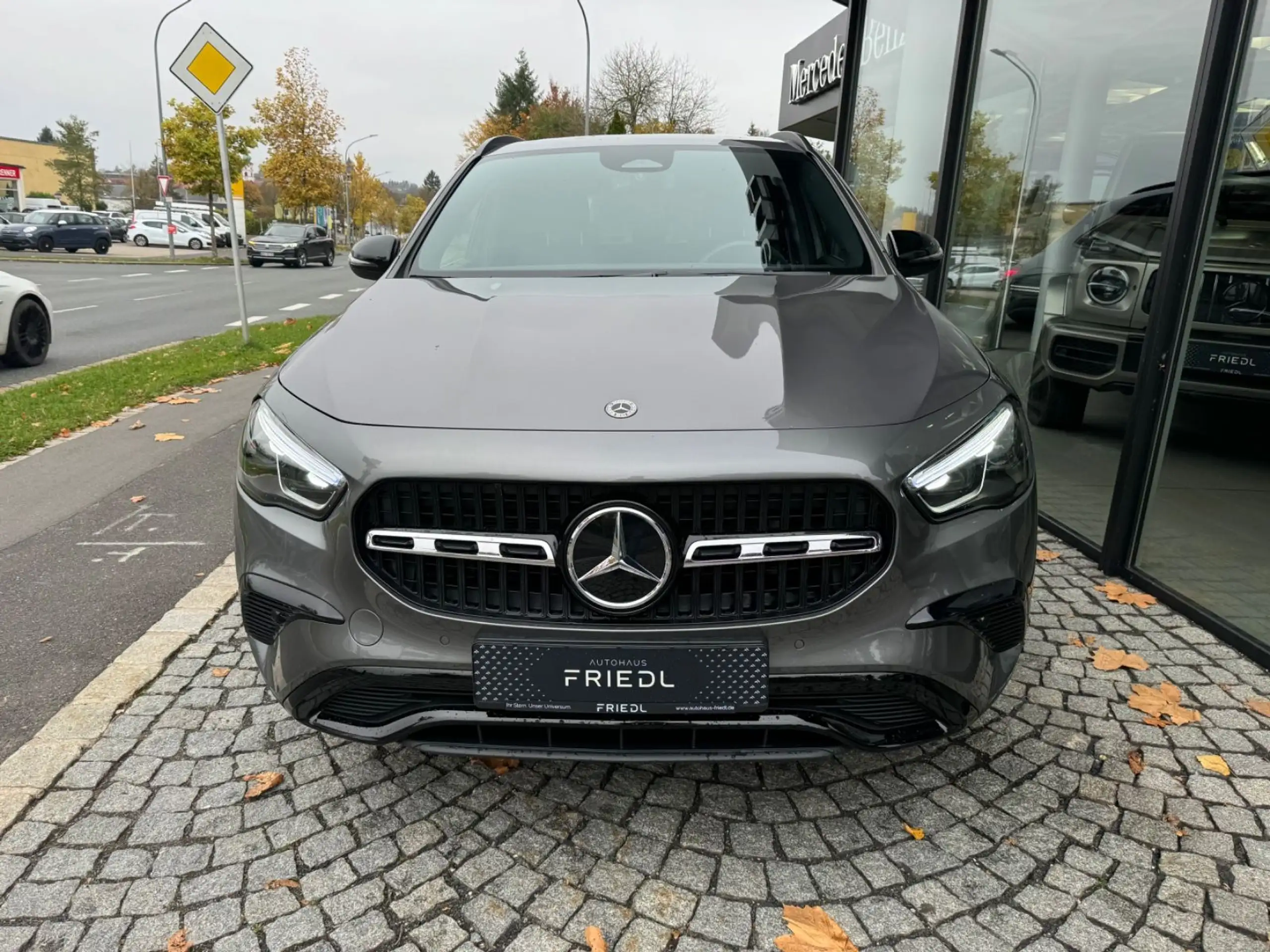 Mercedes-Benz - GLA 200