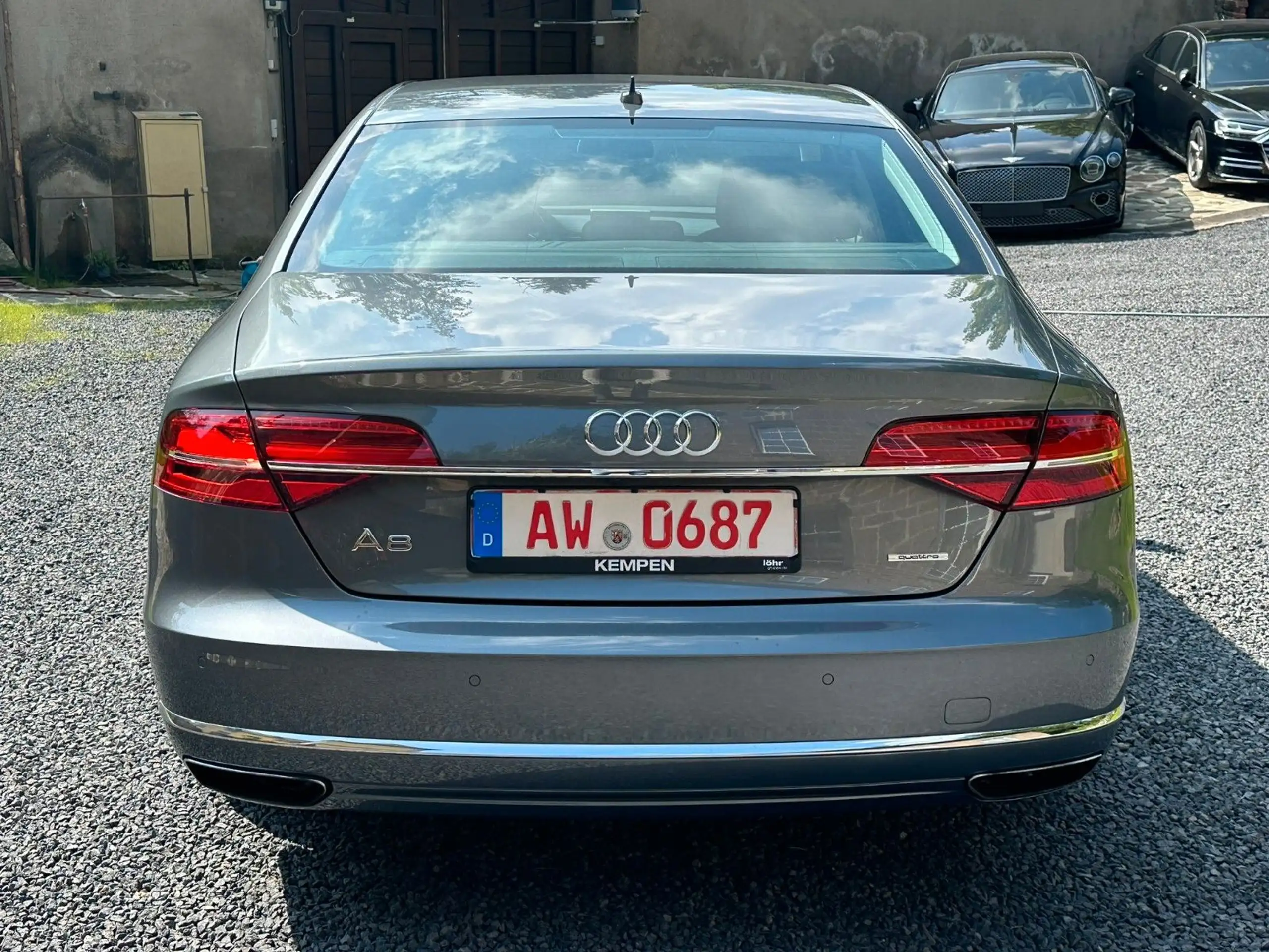 Audi - A8