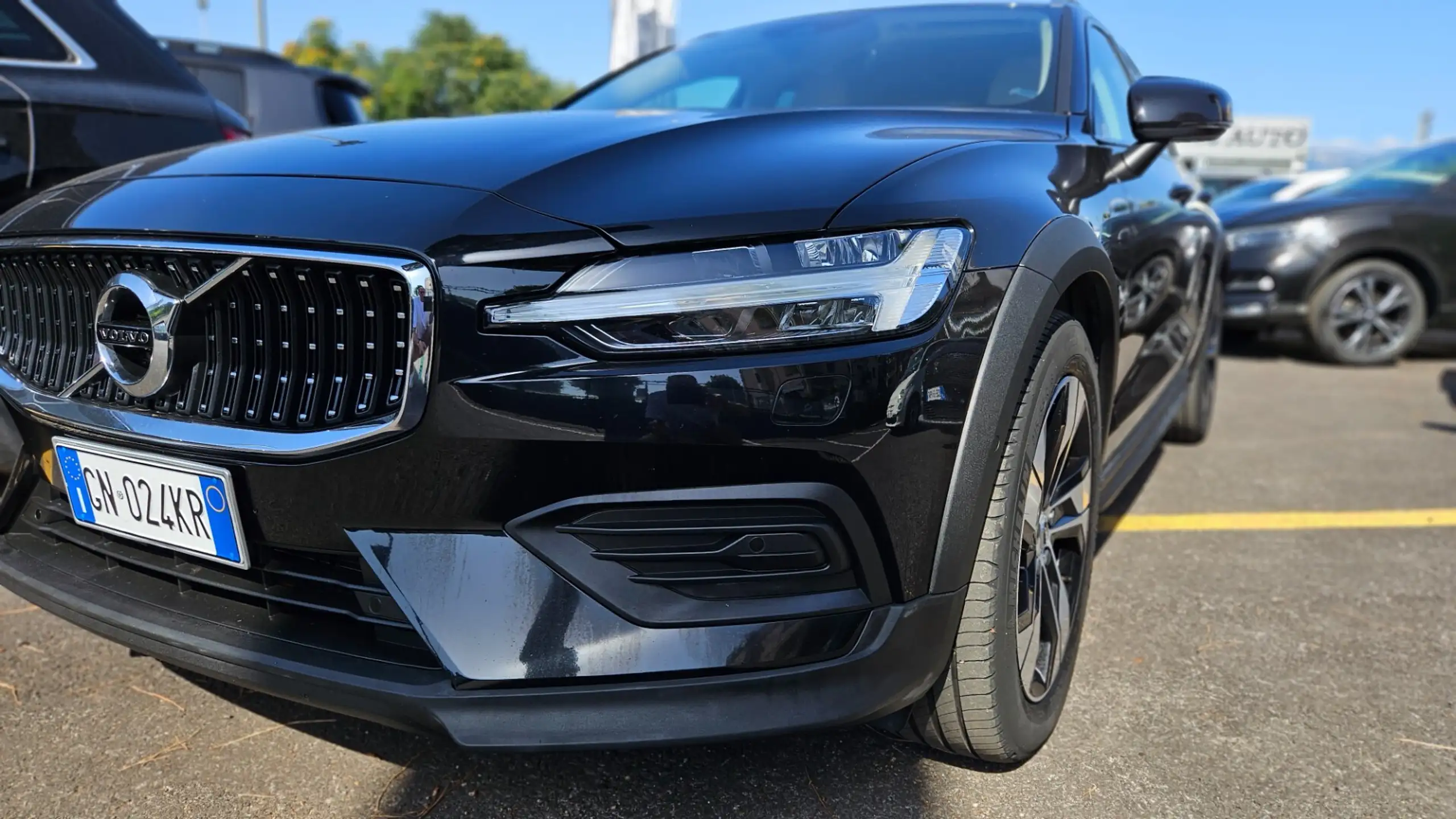 Volvo - V60 Cross Country