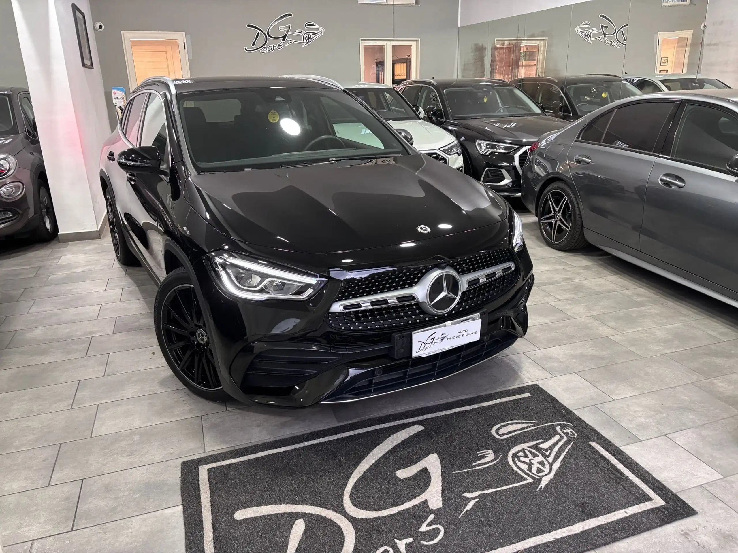 Mercedes-Benz - GLA 220