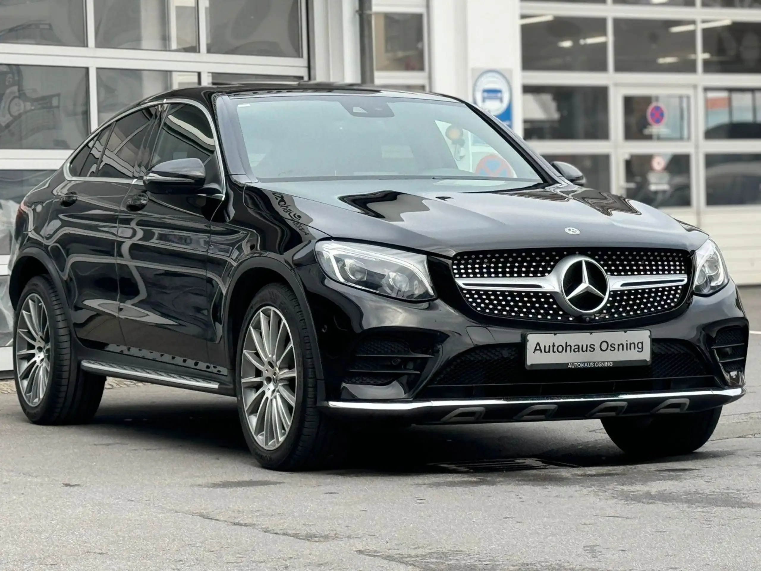 Mercedes-Benz - GLC 220