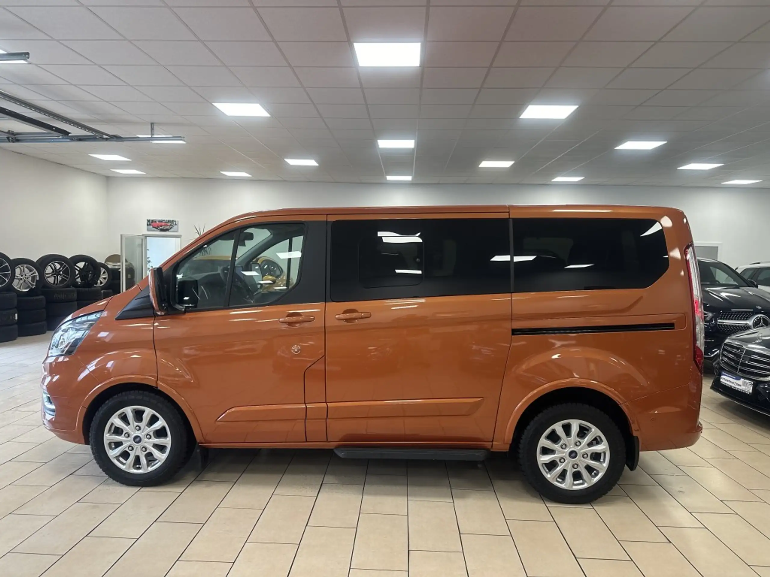 Ford - Tourneo Custom