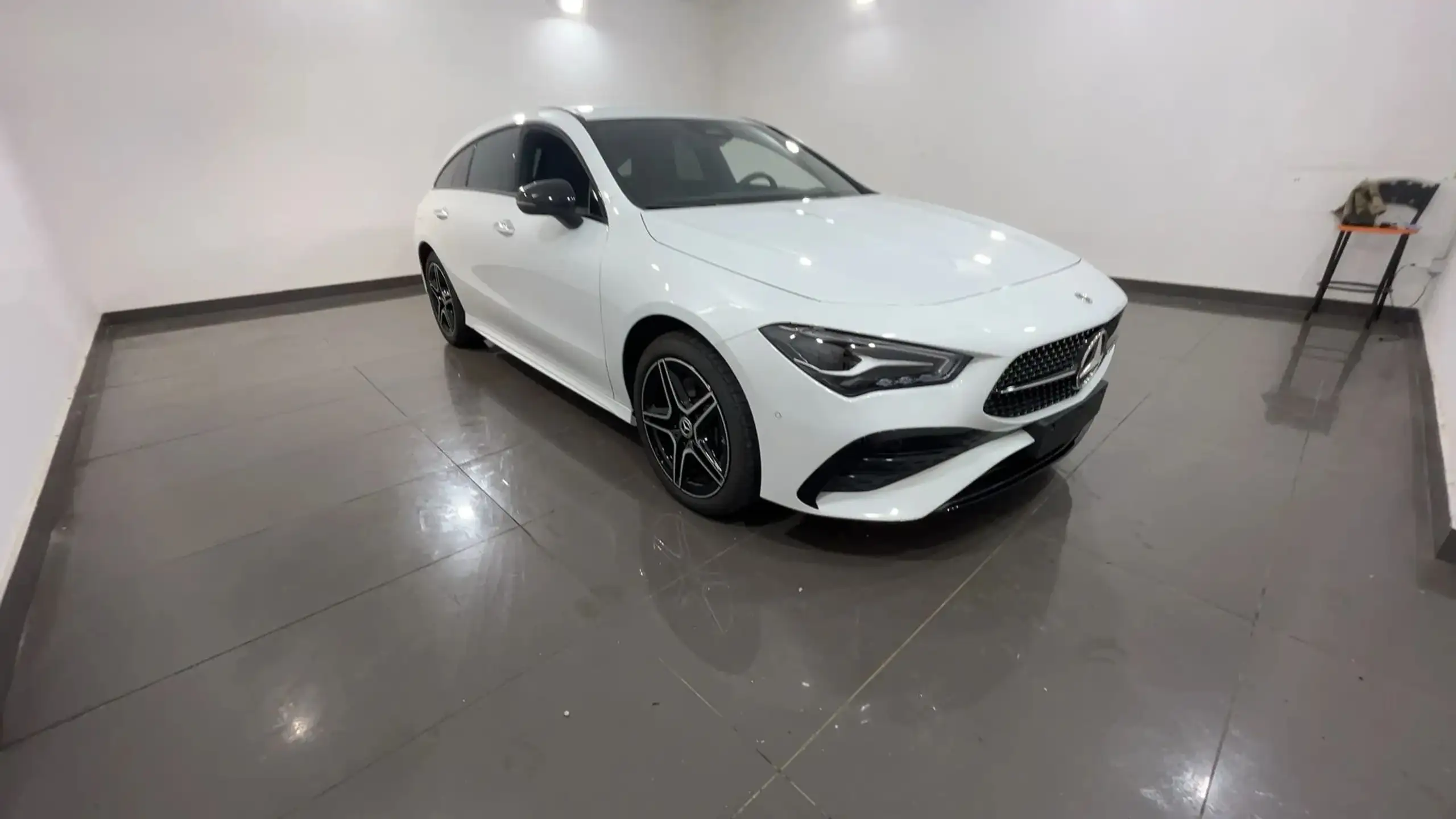 Mercedes-Benz - CLA 250