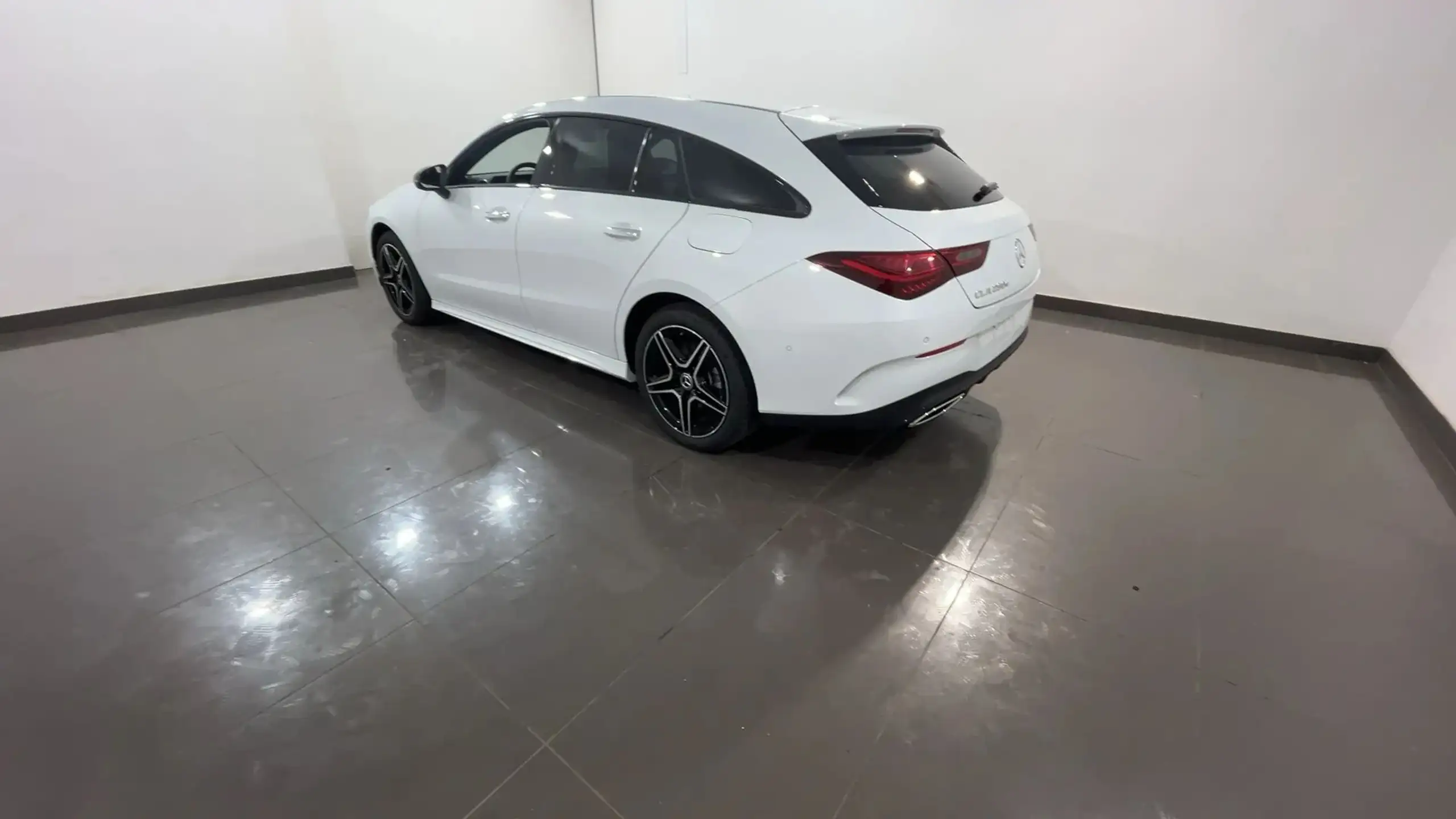 Mercedes-Benz - CLA 250