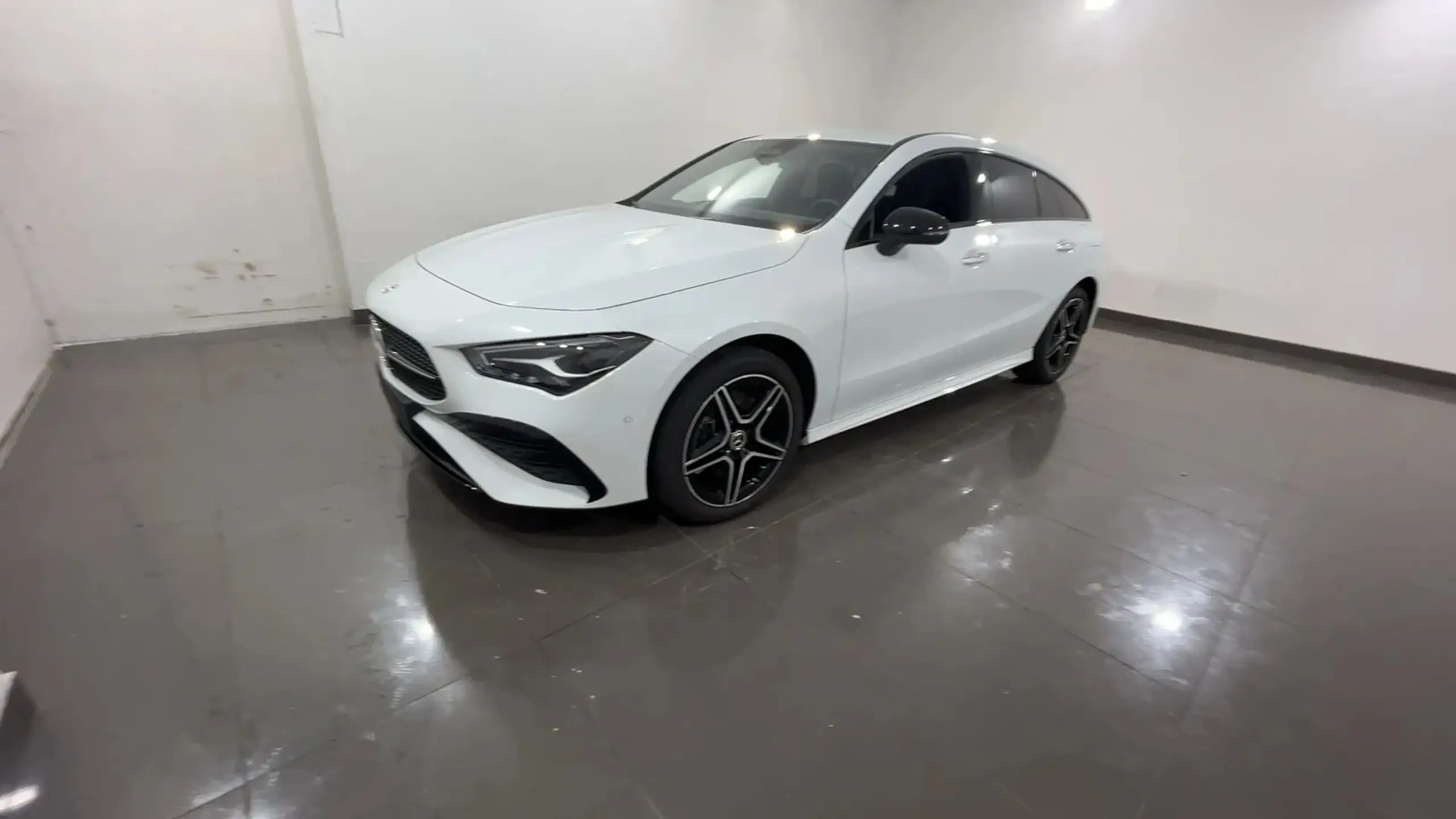 Mercedes-Benz - CLA 250