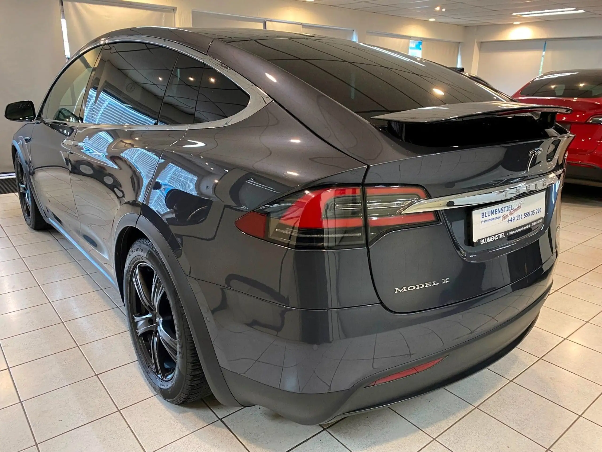 Tesla - Model X