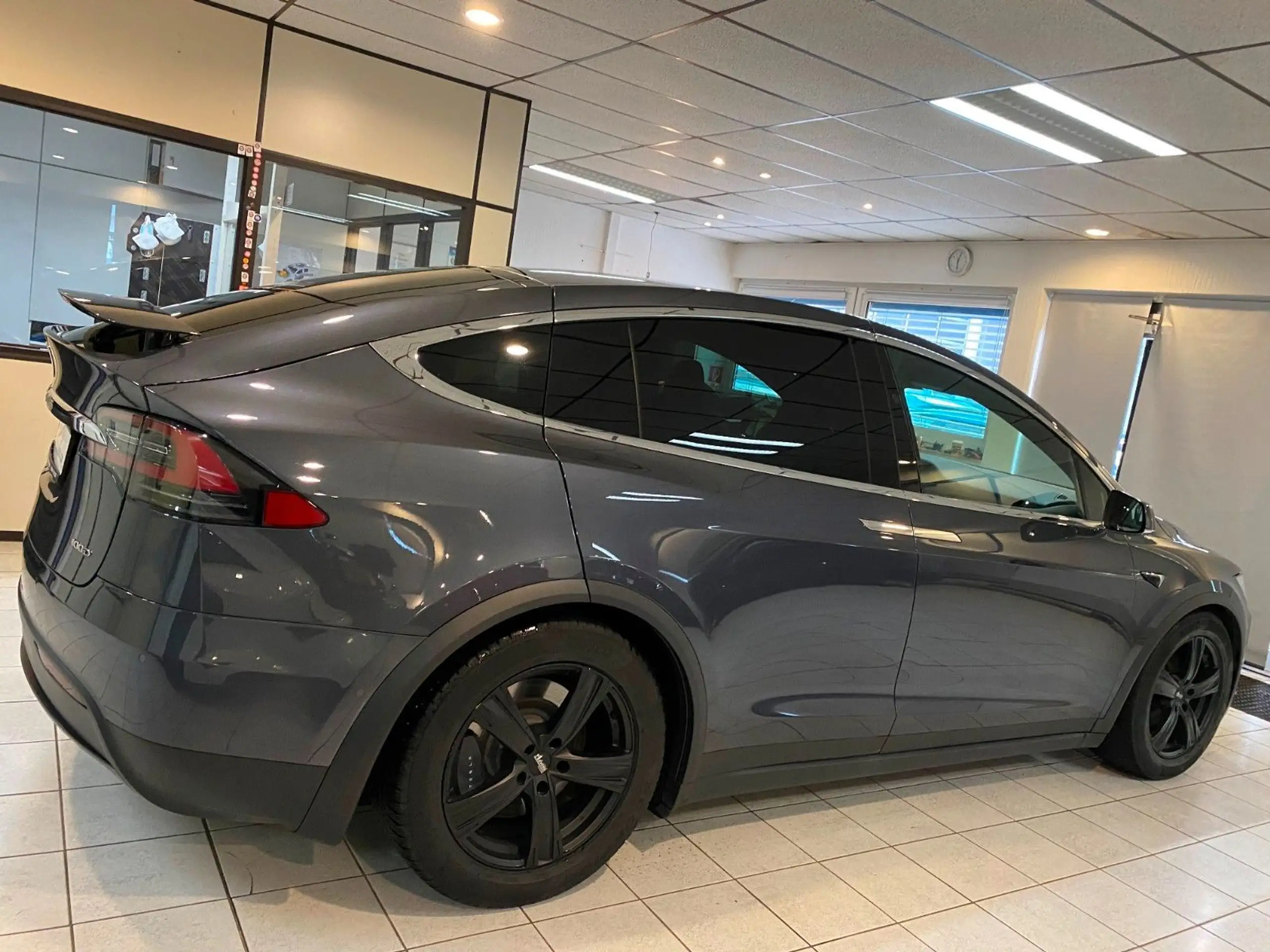 Tesla - Model X