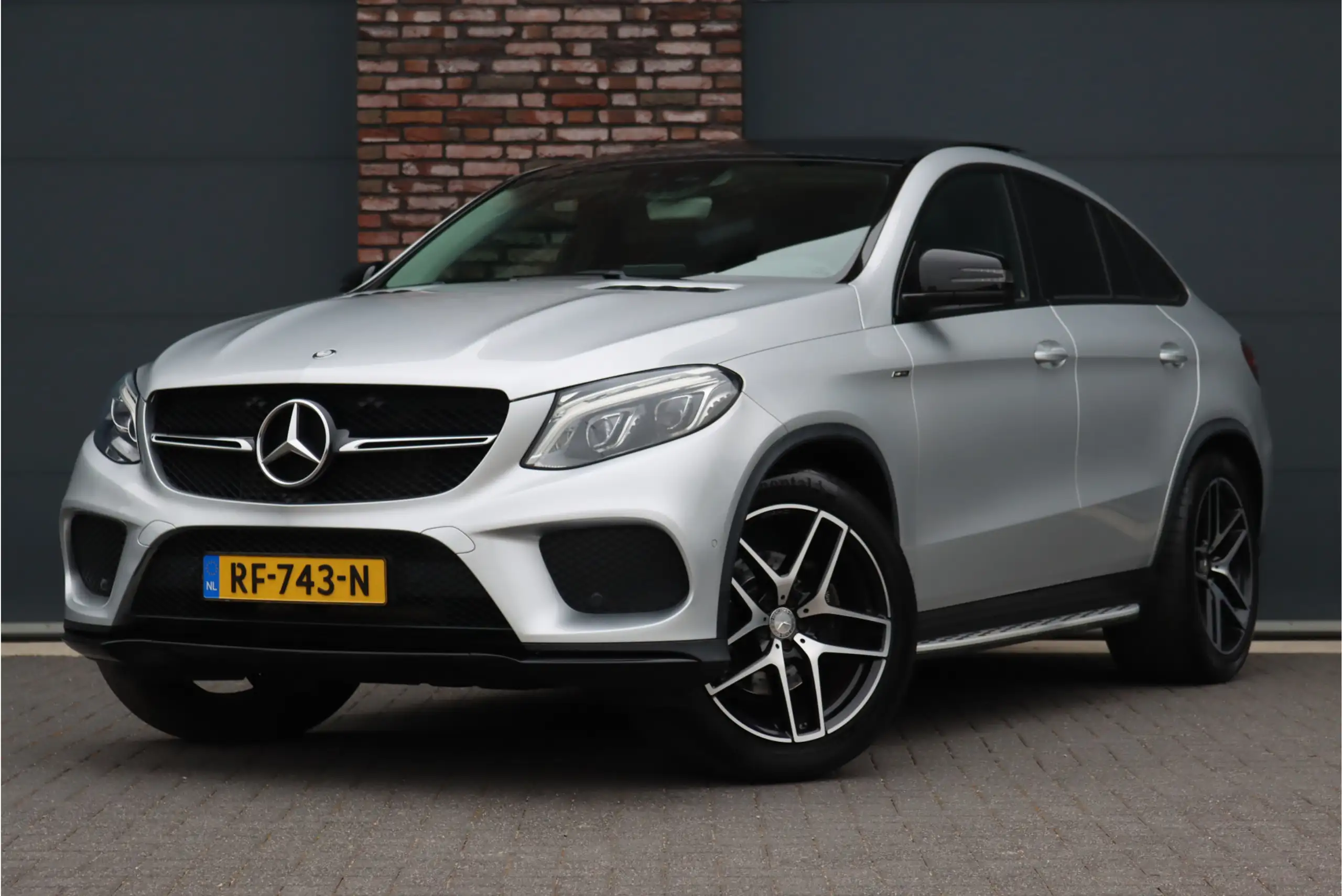 Mercedes-Benz - GLE 350