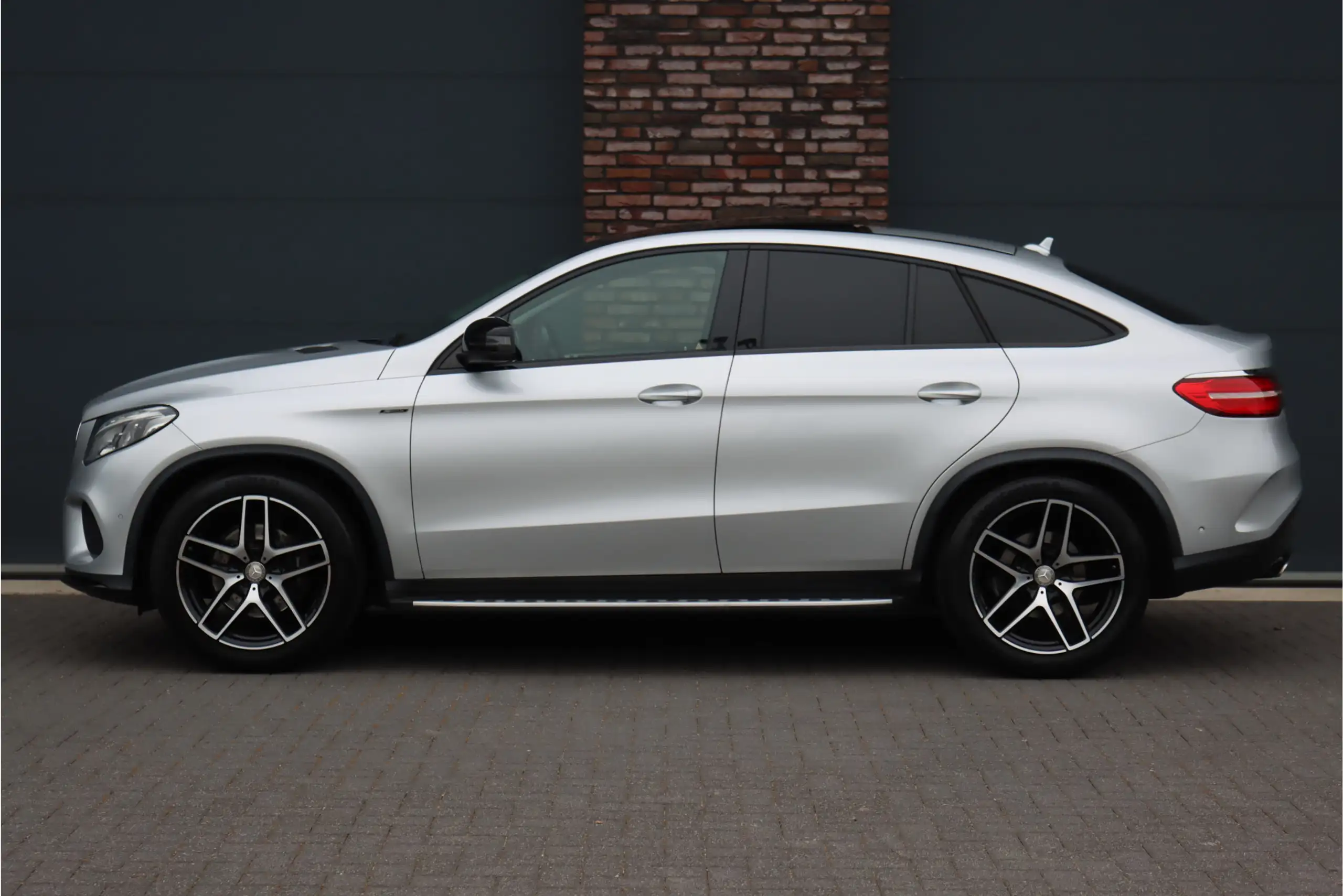 Mercedes-Benz - GLE 350