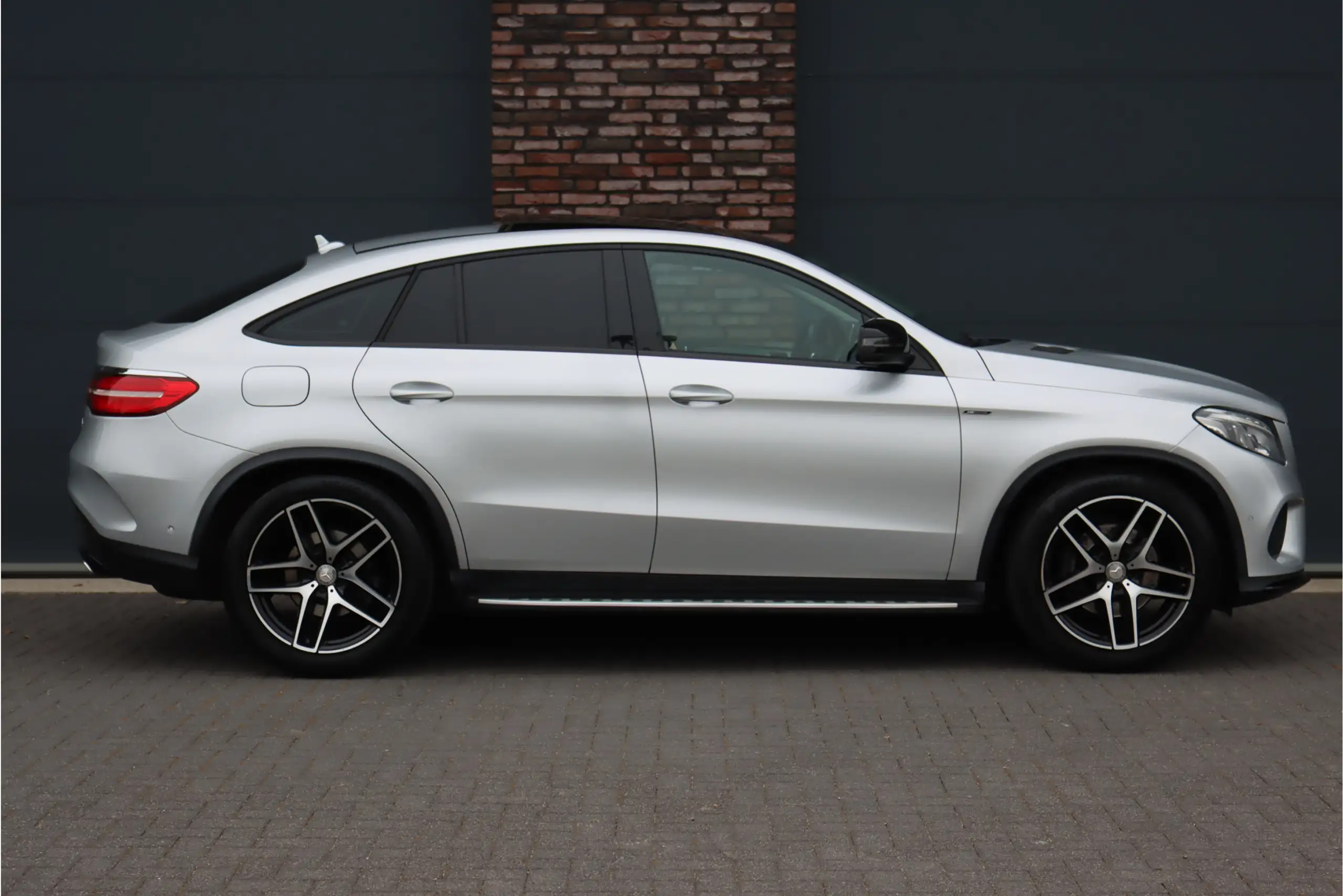 Mercedes-Benz - GLE 350