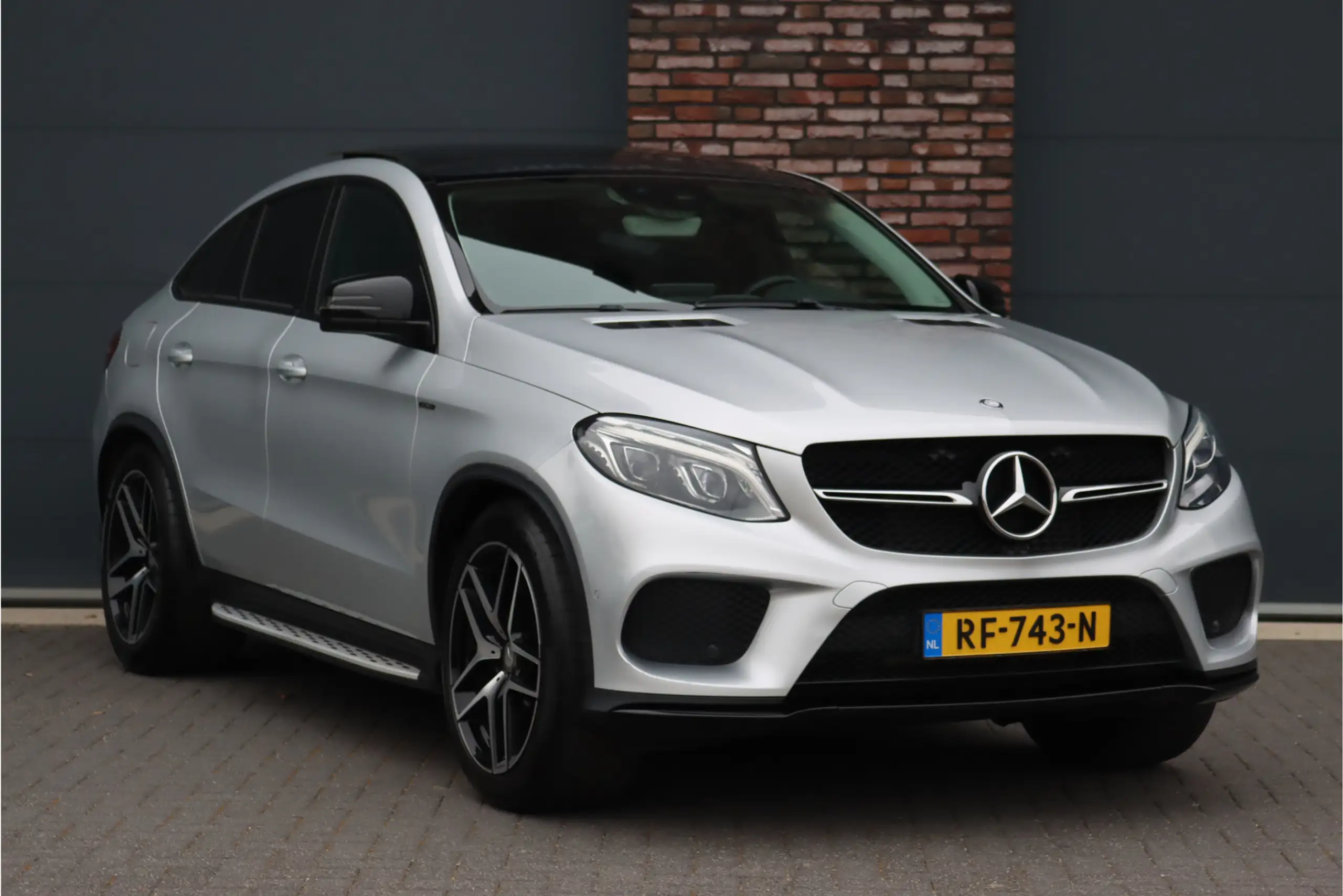 Mercedes-Benz - GLE 350