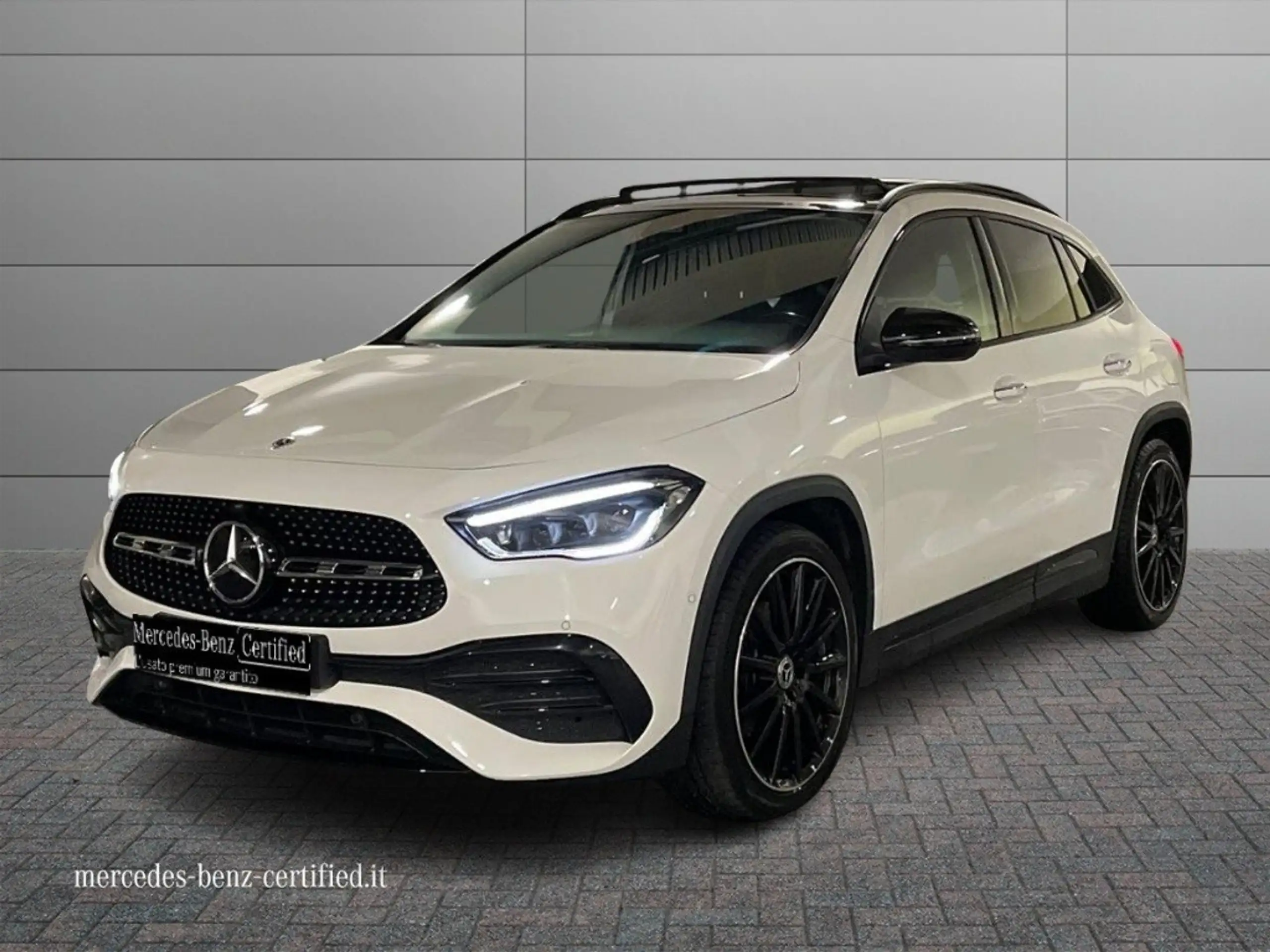 Mercedes-Benz - GLA 200