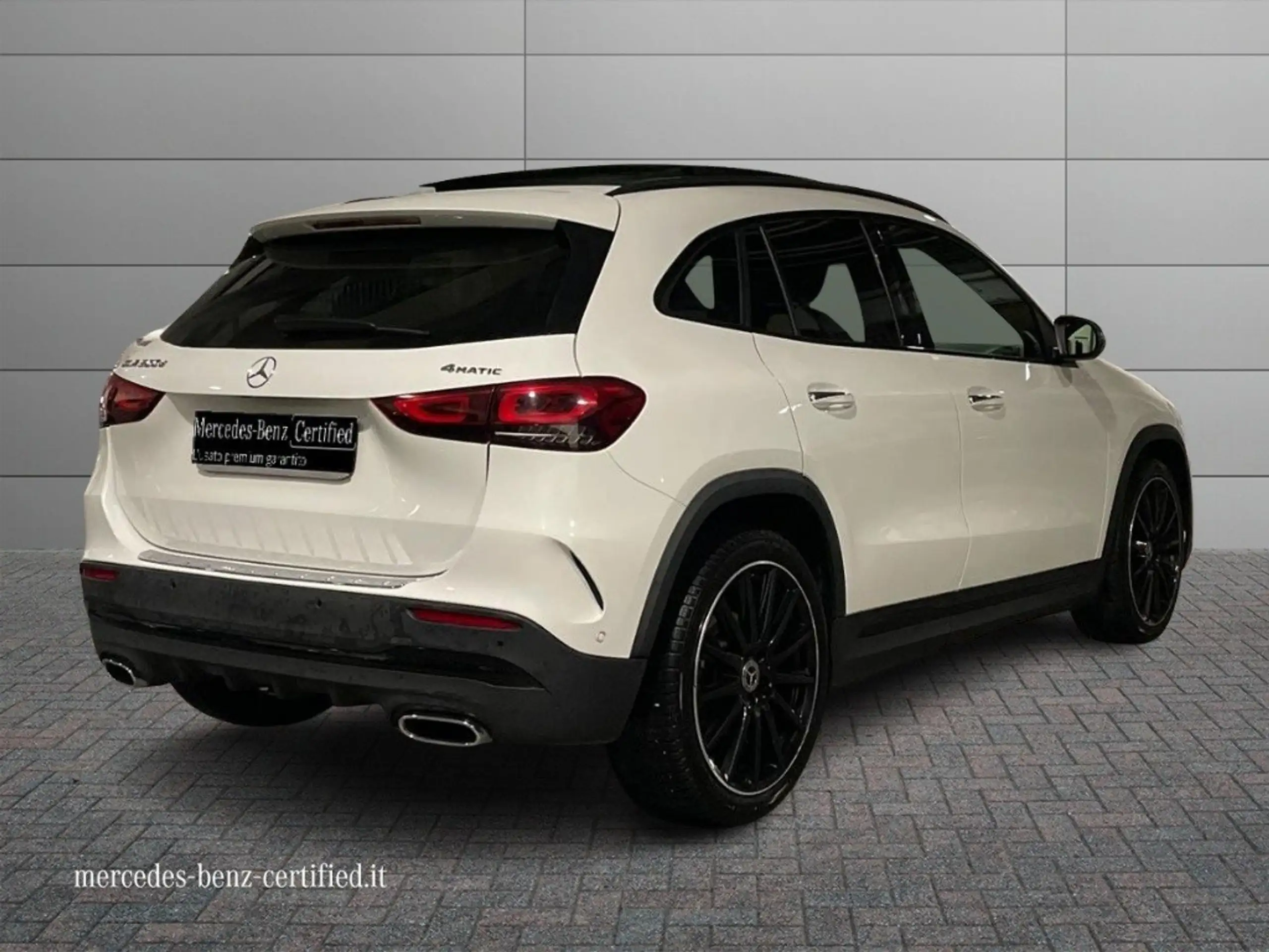 Mercedes-Benz - GLA 200