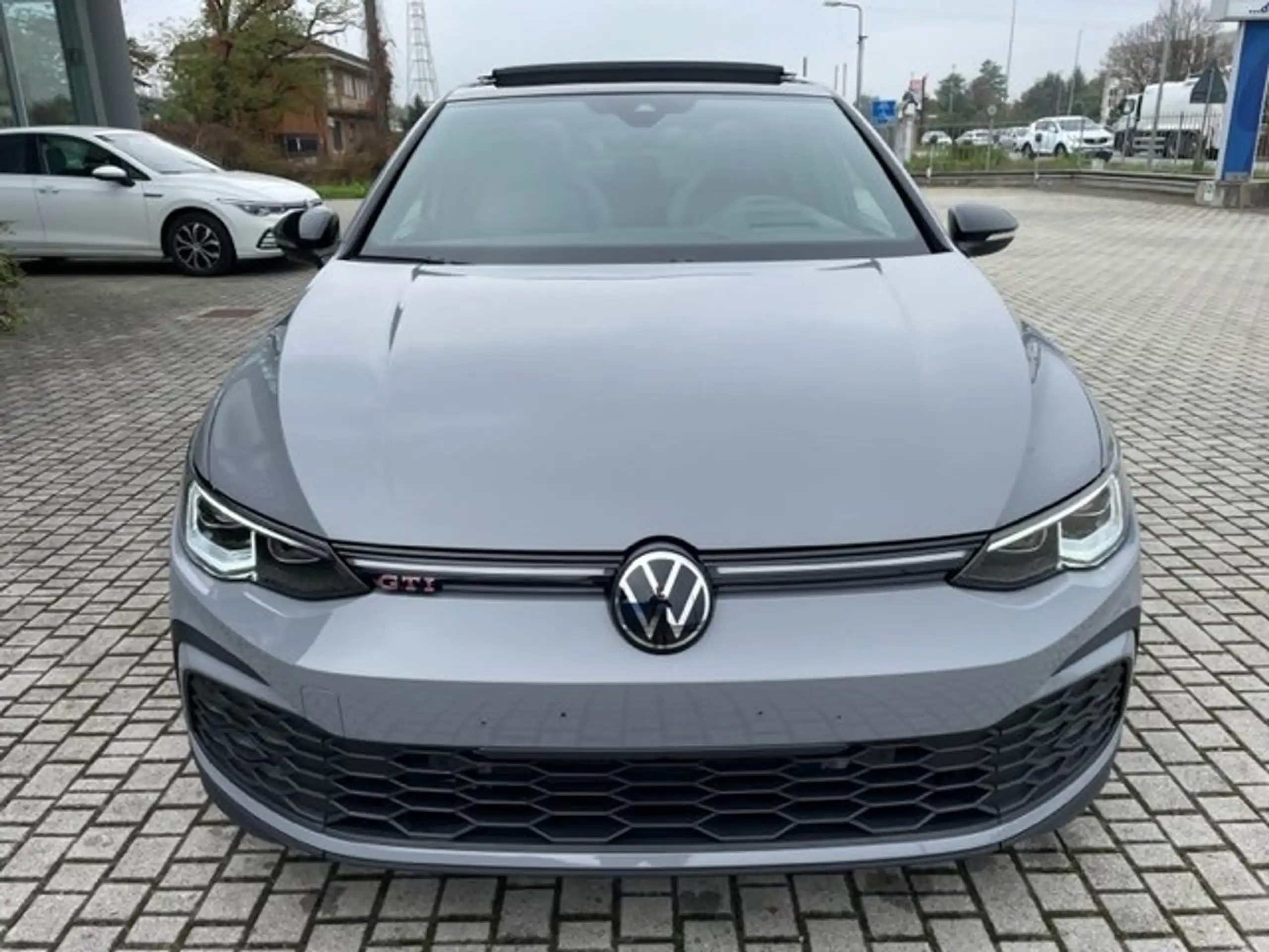 Volkswagen - Golf GTI