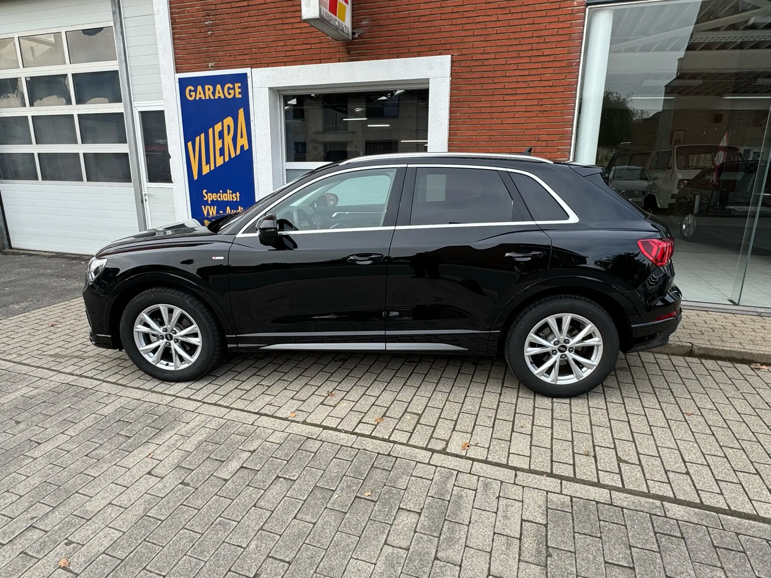 Audi - Q3