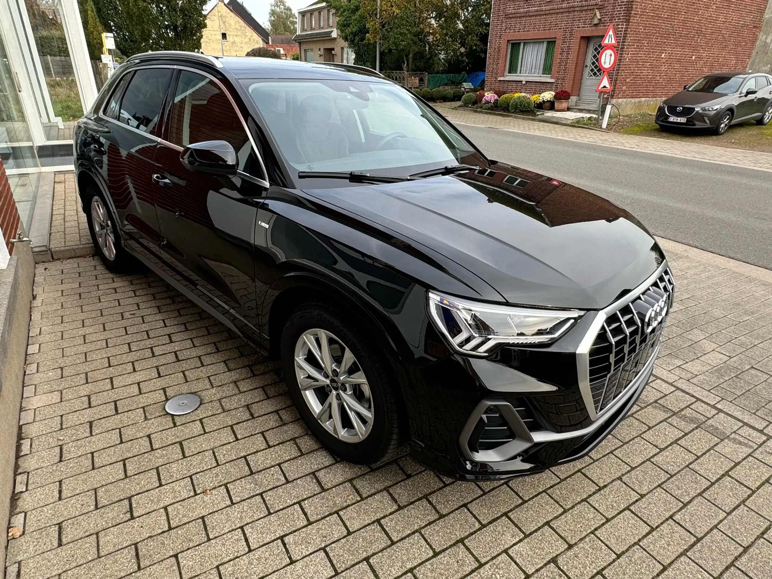 Audi - Q3