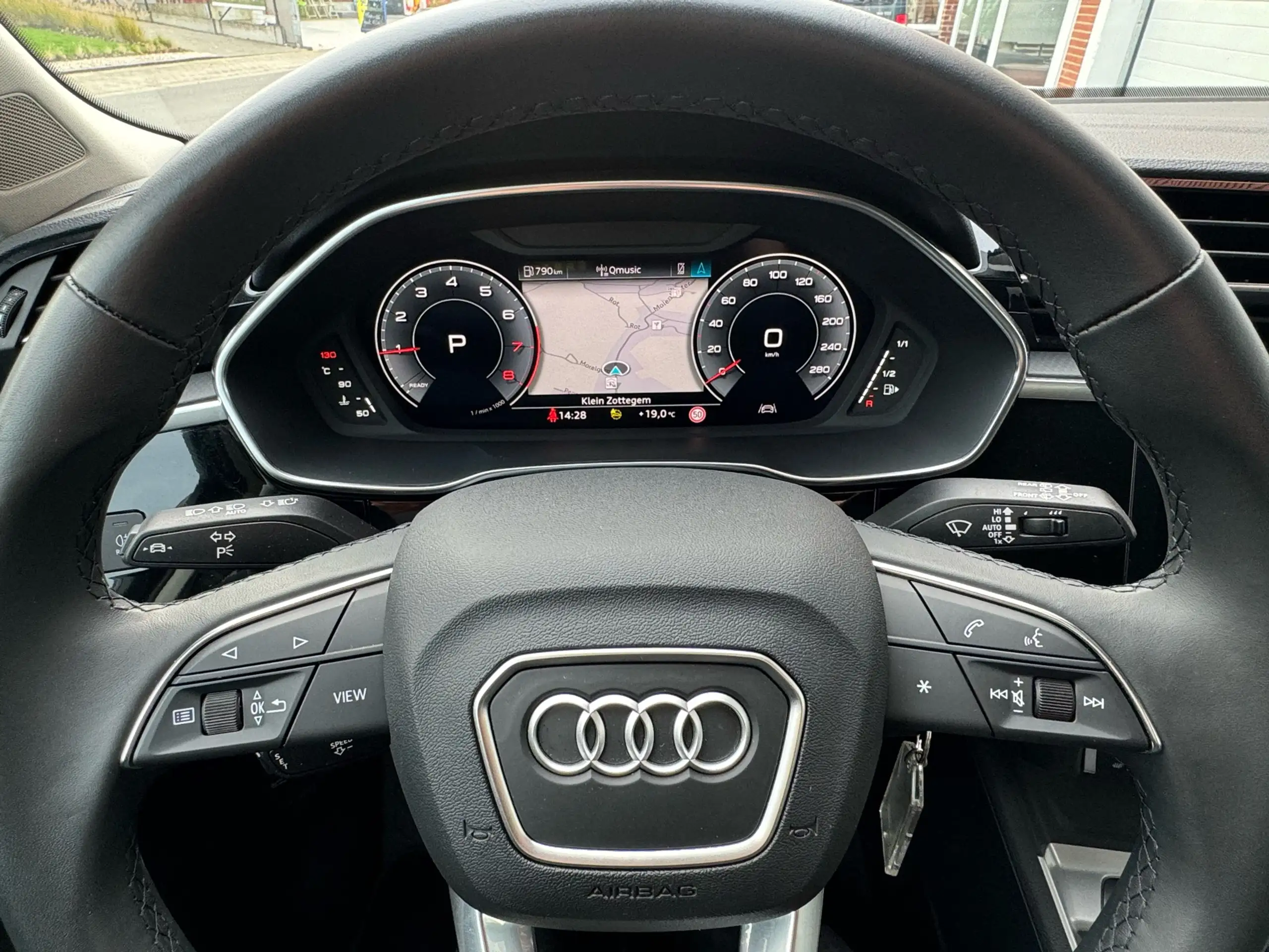 Audi - Q3