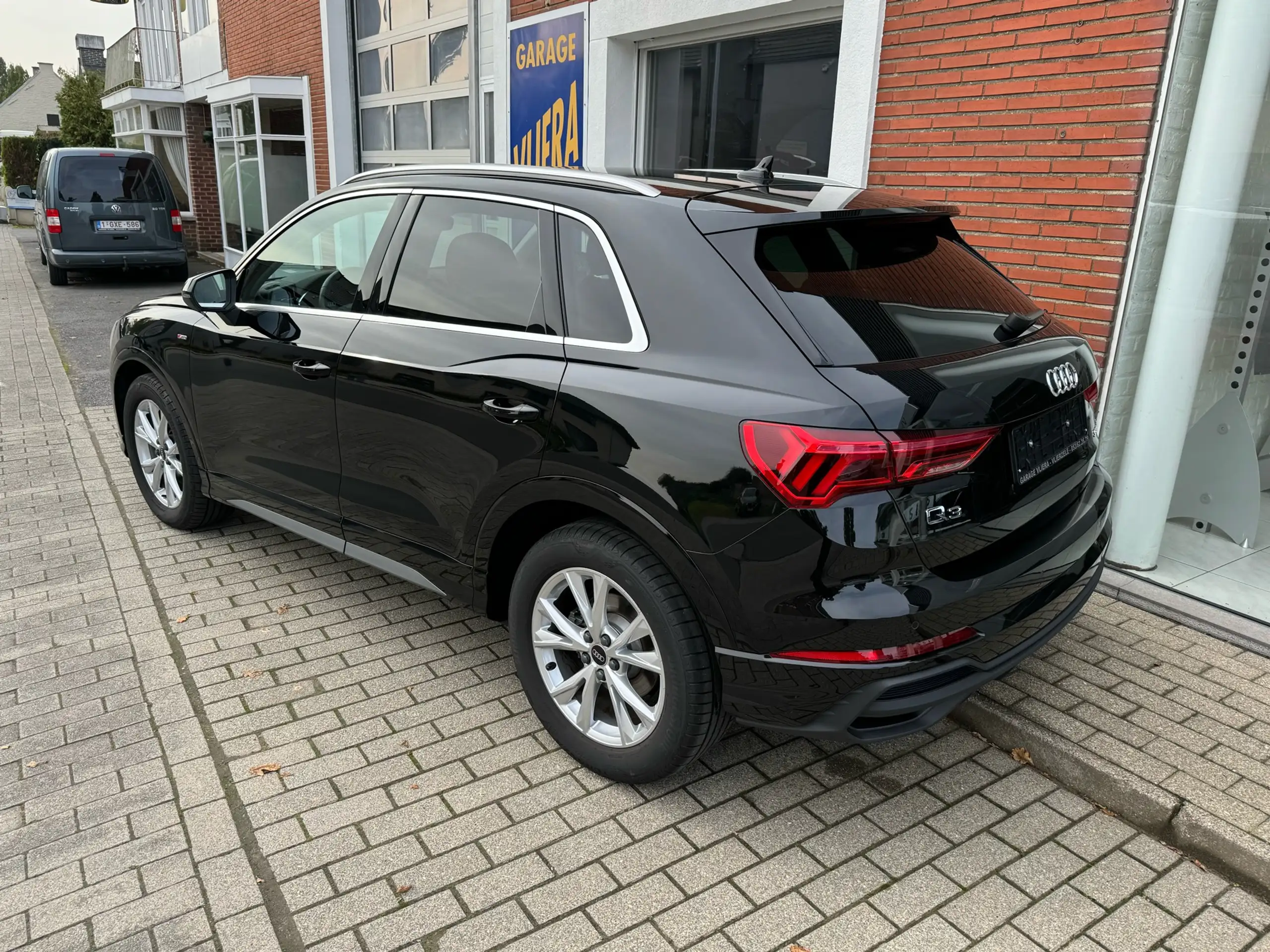 Audi - Q3