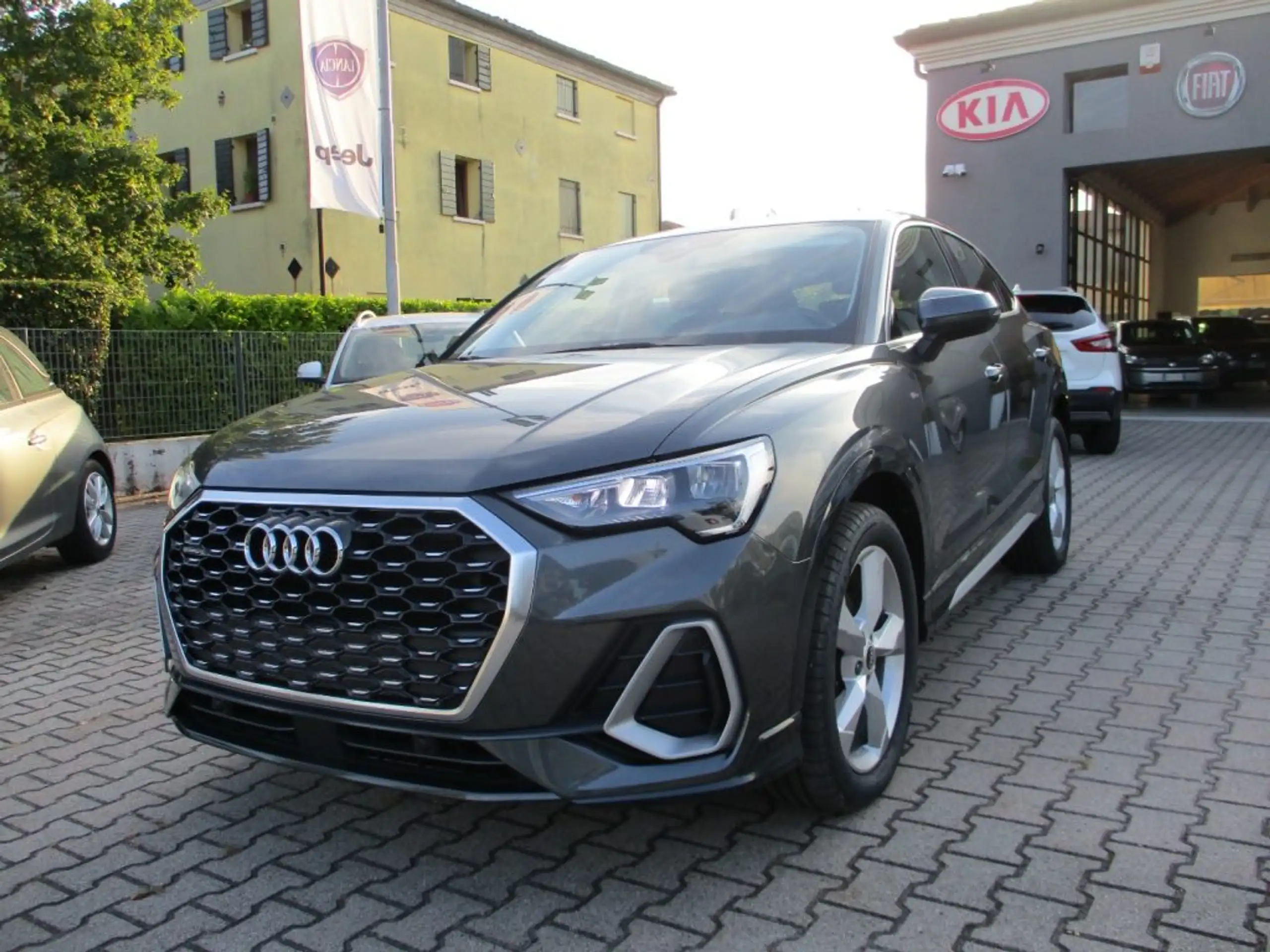 Audi Q3 2021