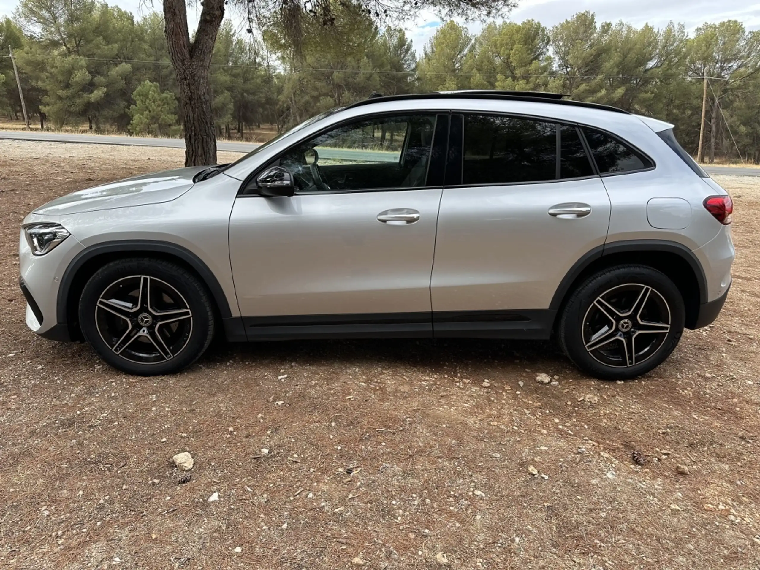 Mercedes-Benz - GLA 200