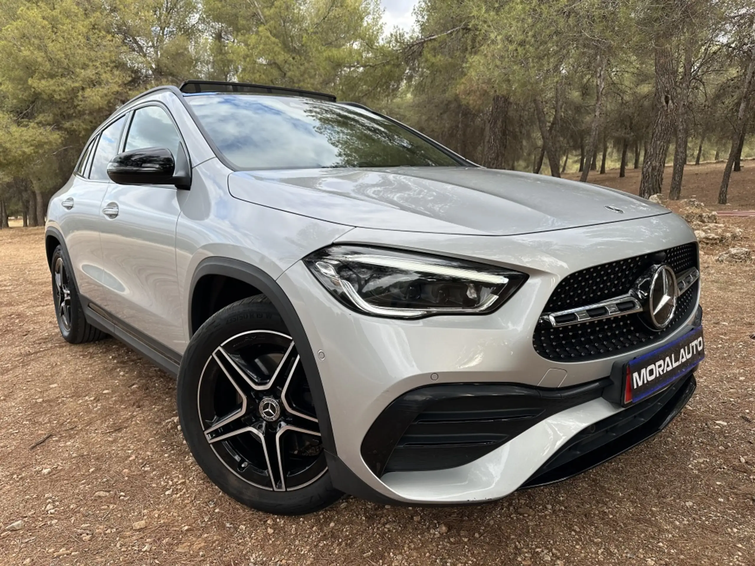 Mercedes-Benz - GLA 200