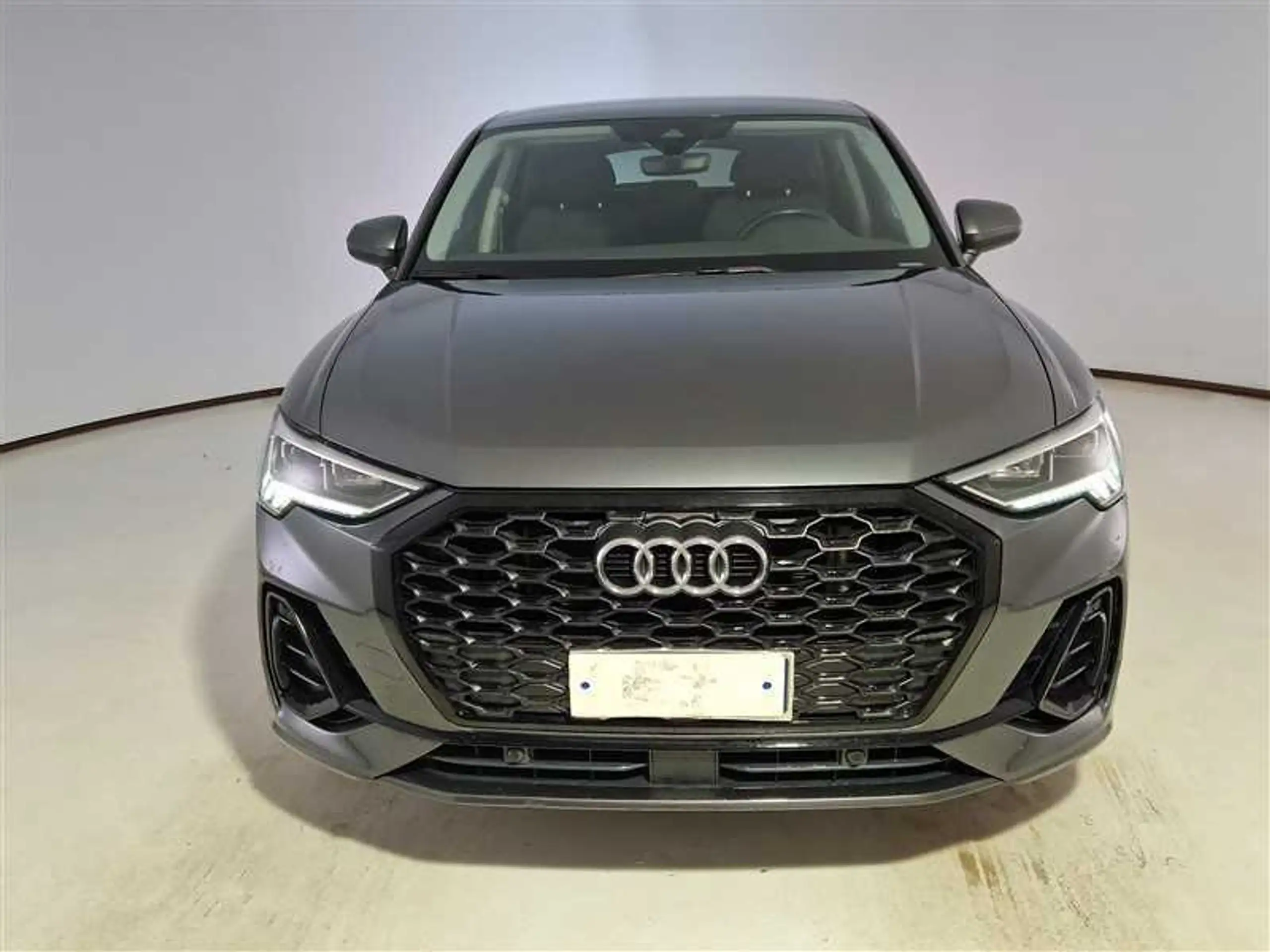 Audi - Q3