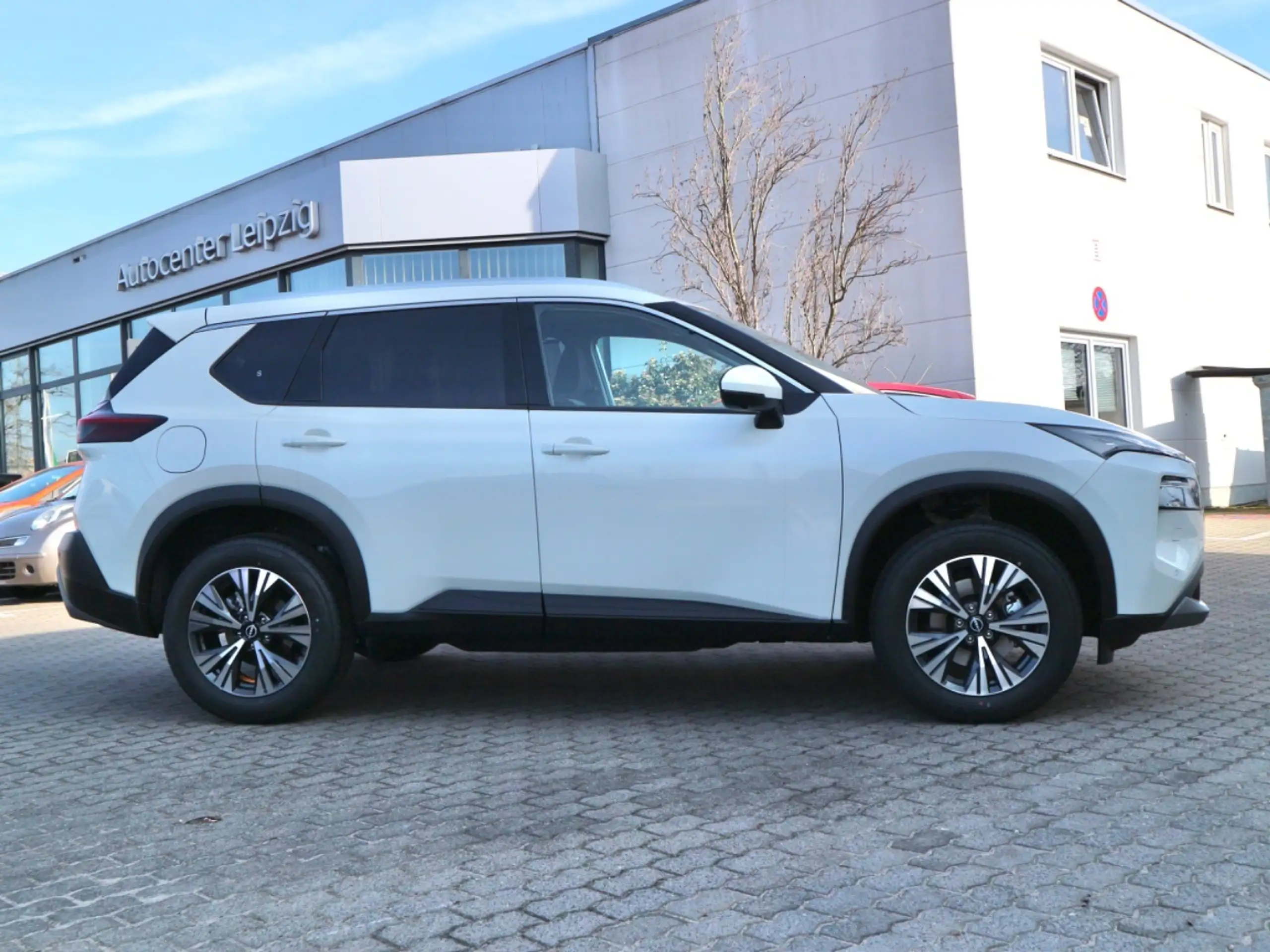 Nissan - X-Trail